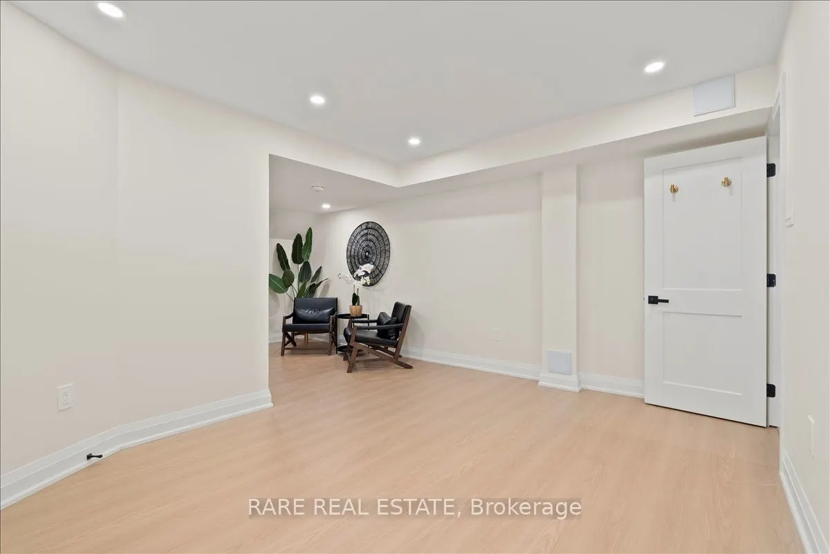 25 Atira Avenue, #Lower