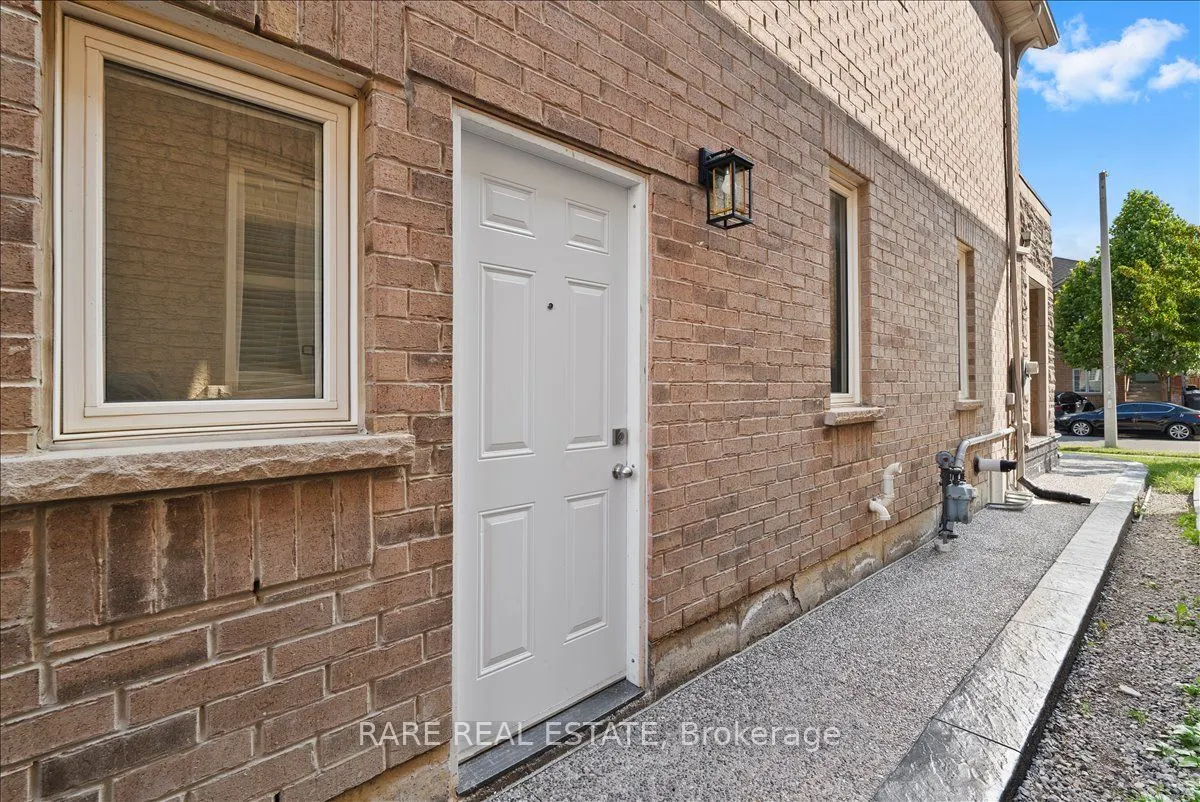 25 Atira Avenue, #Lower