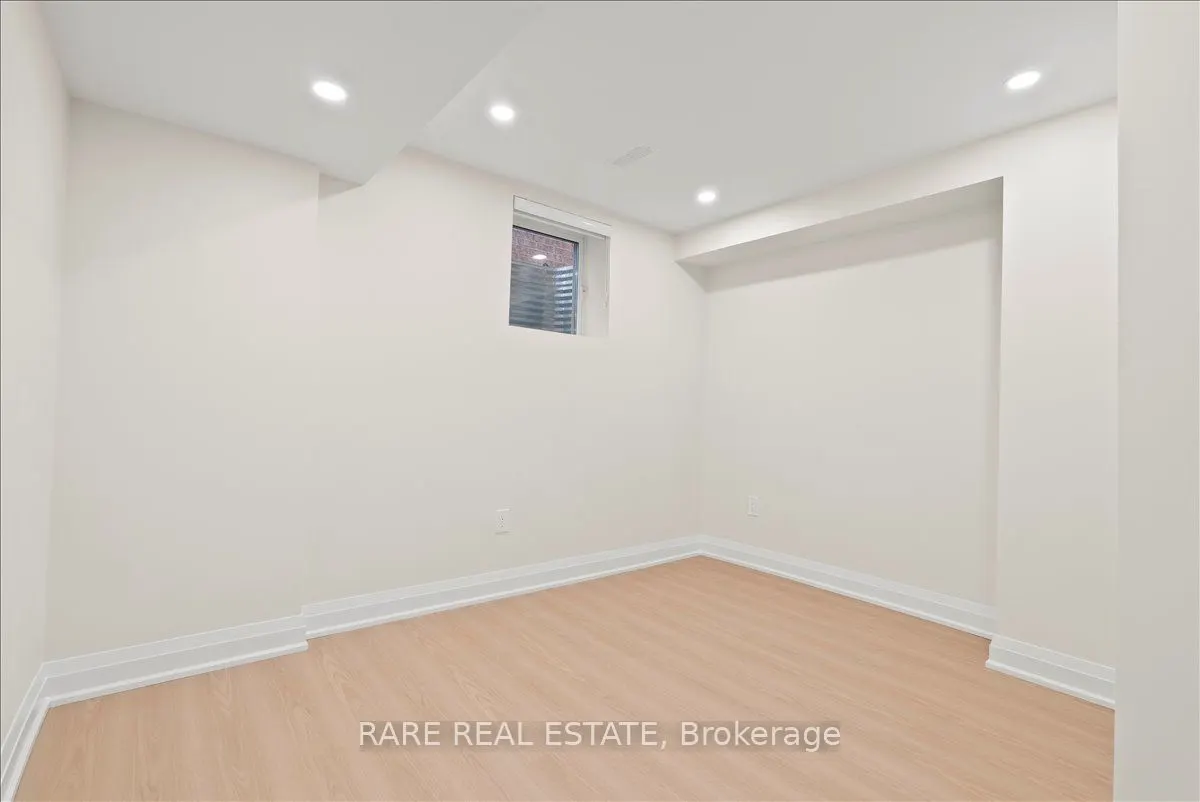 25 Atira Avenue, #Lower