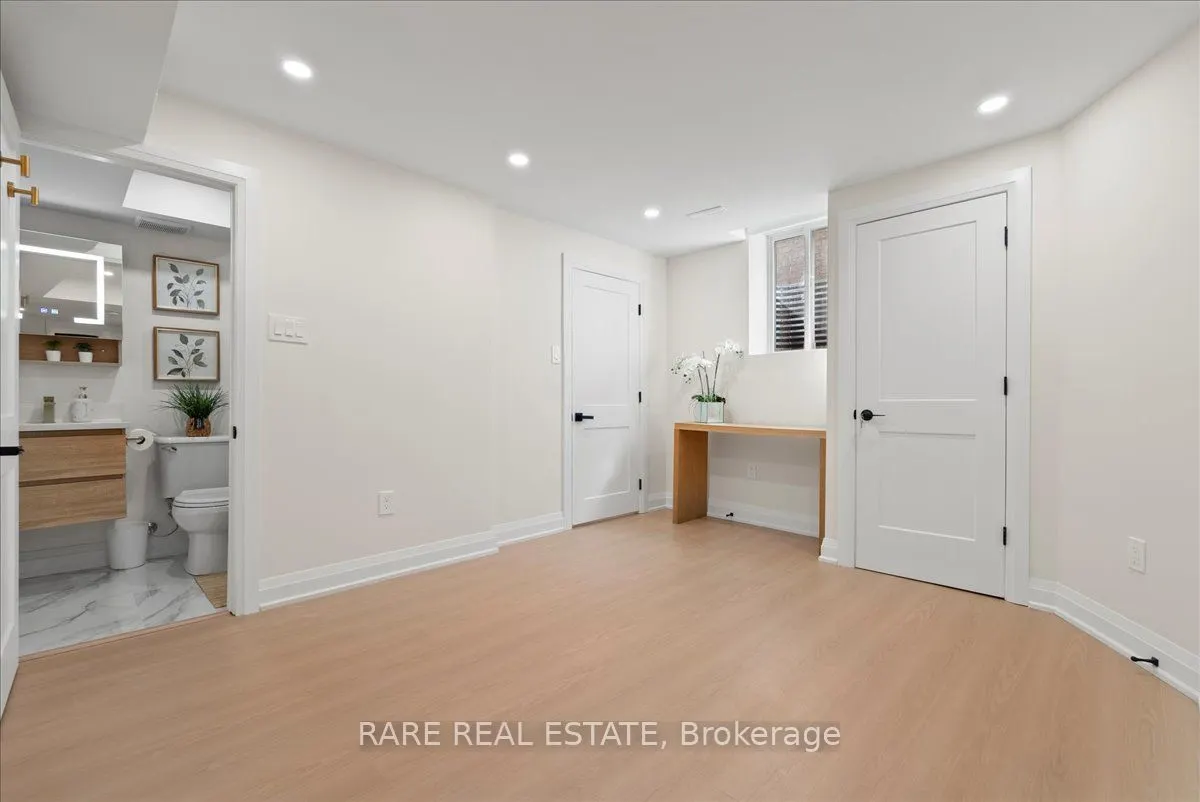 25 Atira Avenue, #Lower