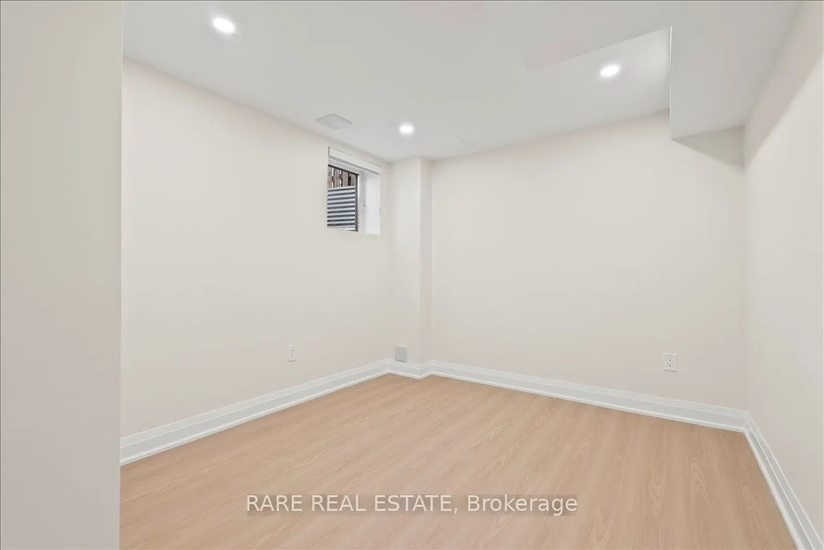 25 Atira Avenue, #Lower