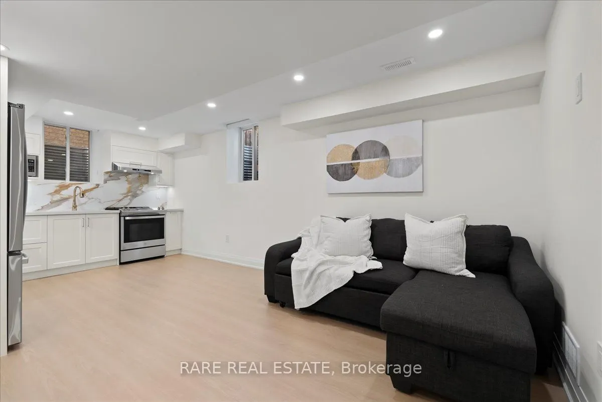 25 Atira Avenue, #Lower