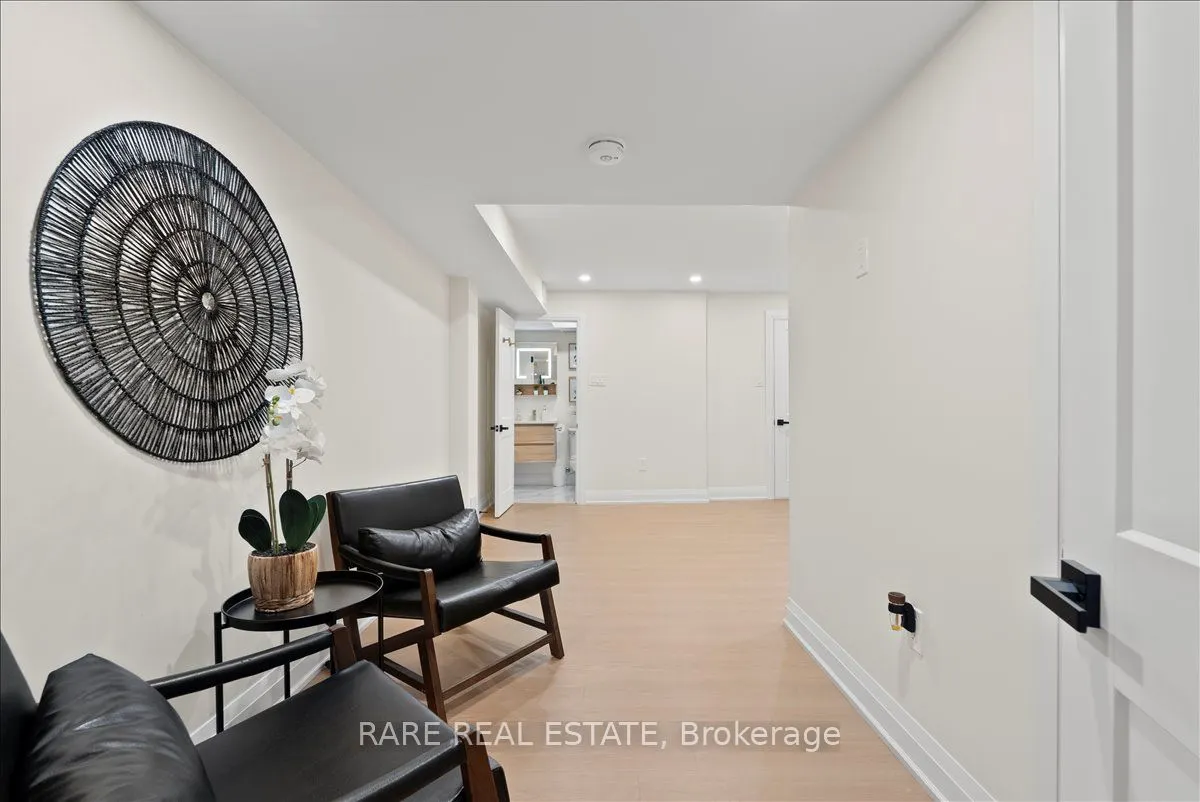 25 Atira Avenue, #Lower