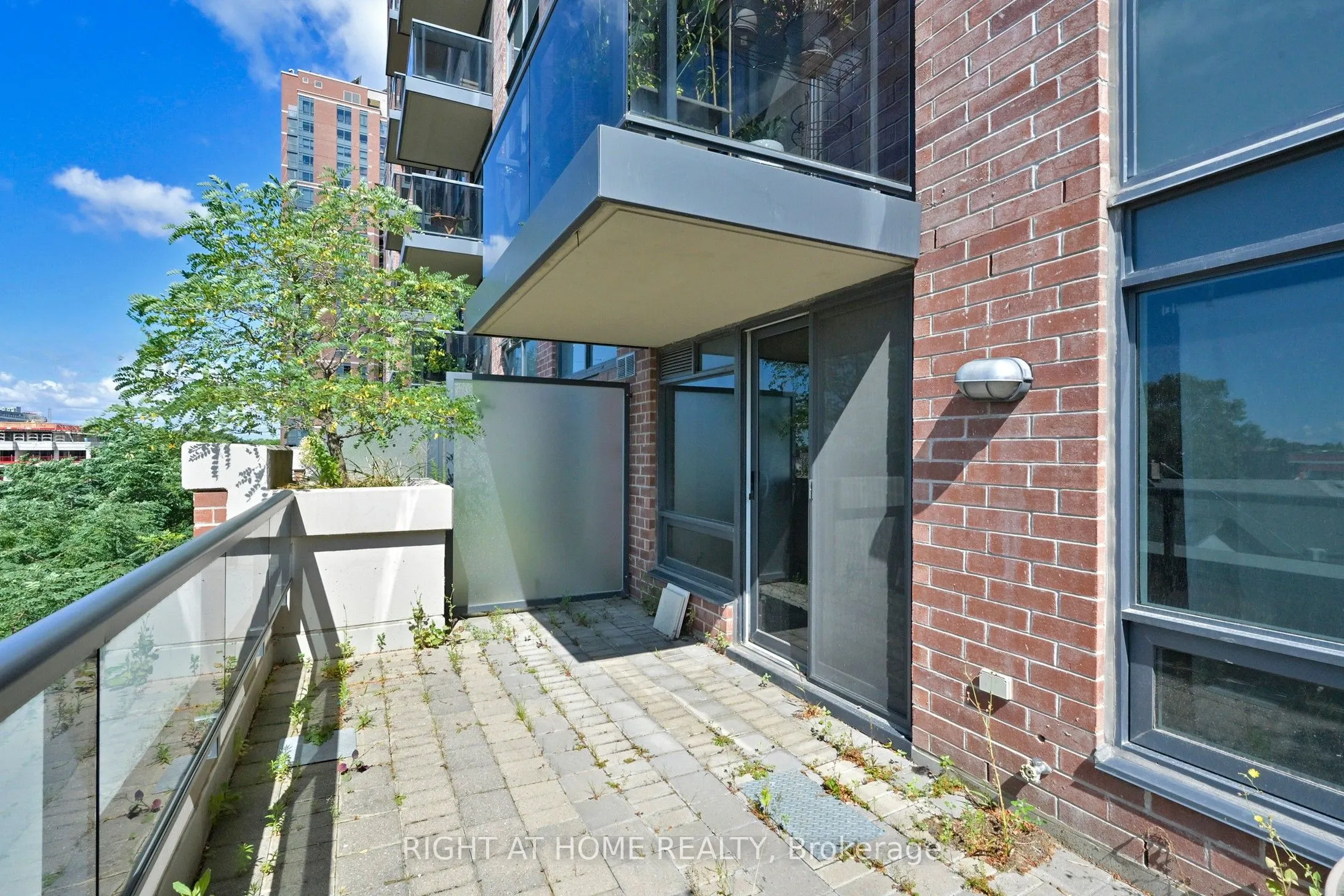 61 Heintzman Street, #413