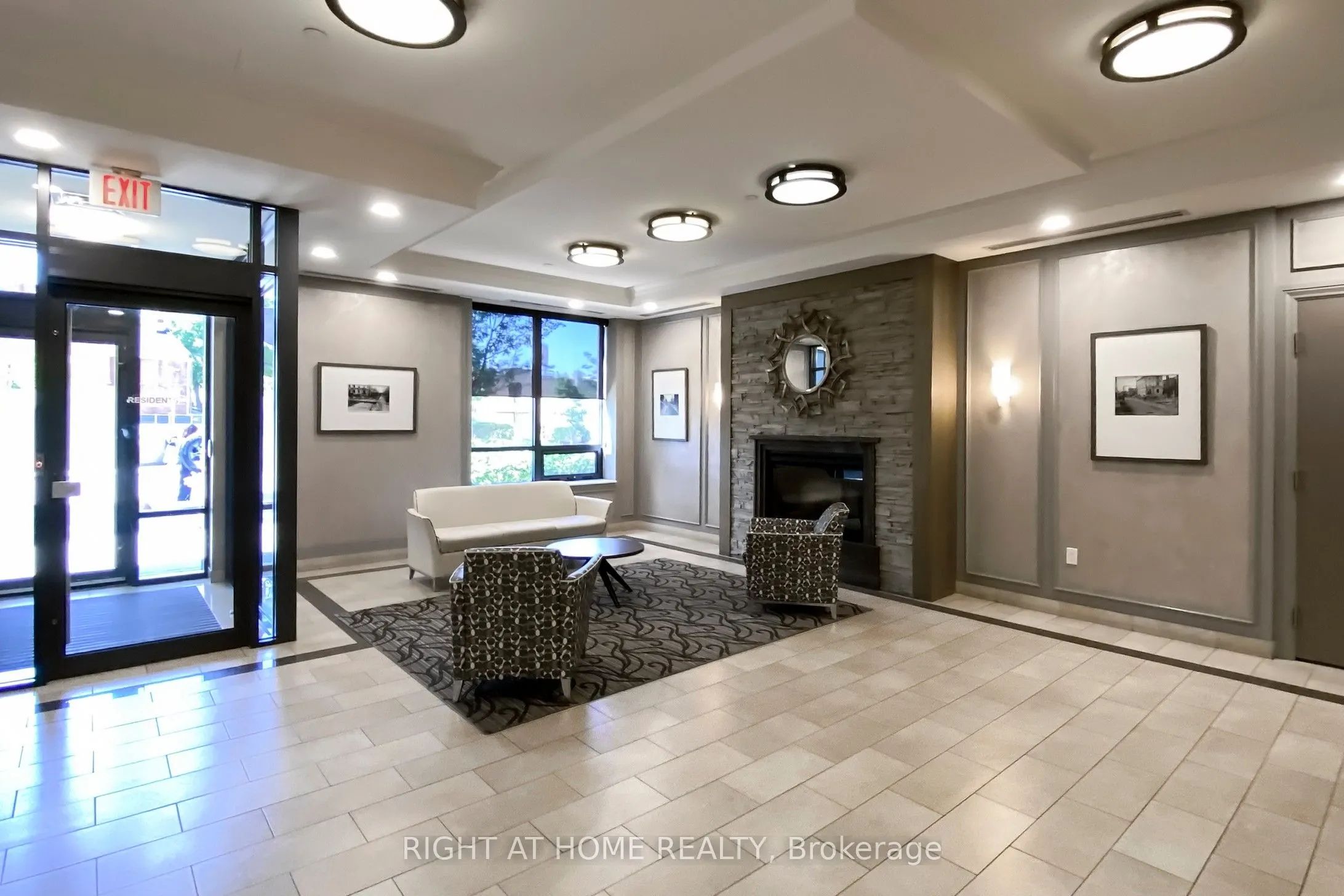 61 Heintzman Street, #413