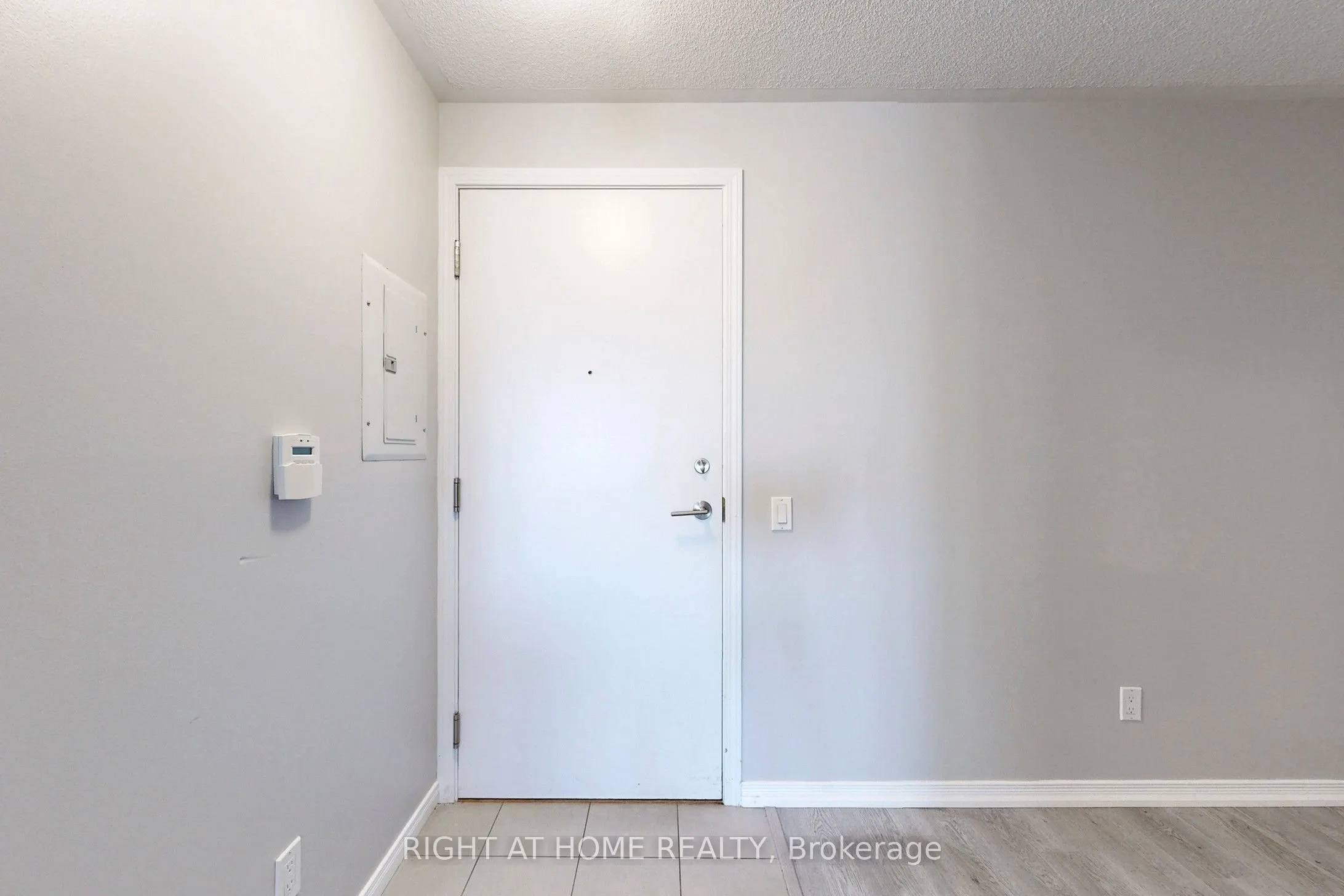 61 Heintzman Street, #413
