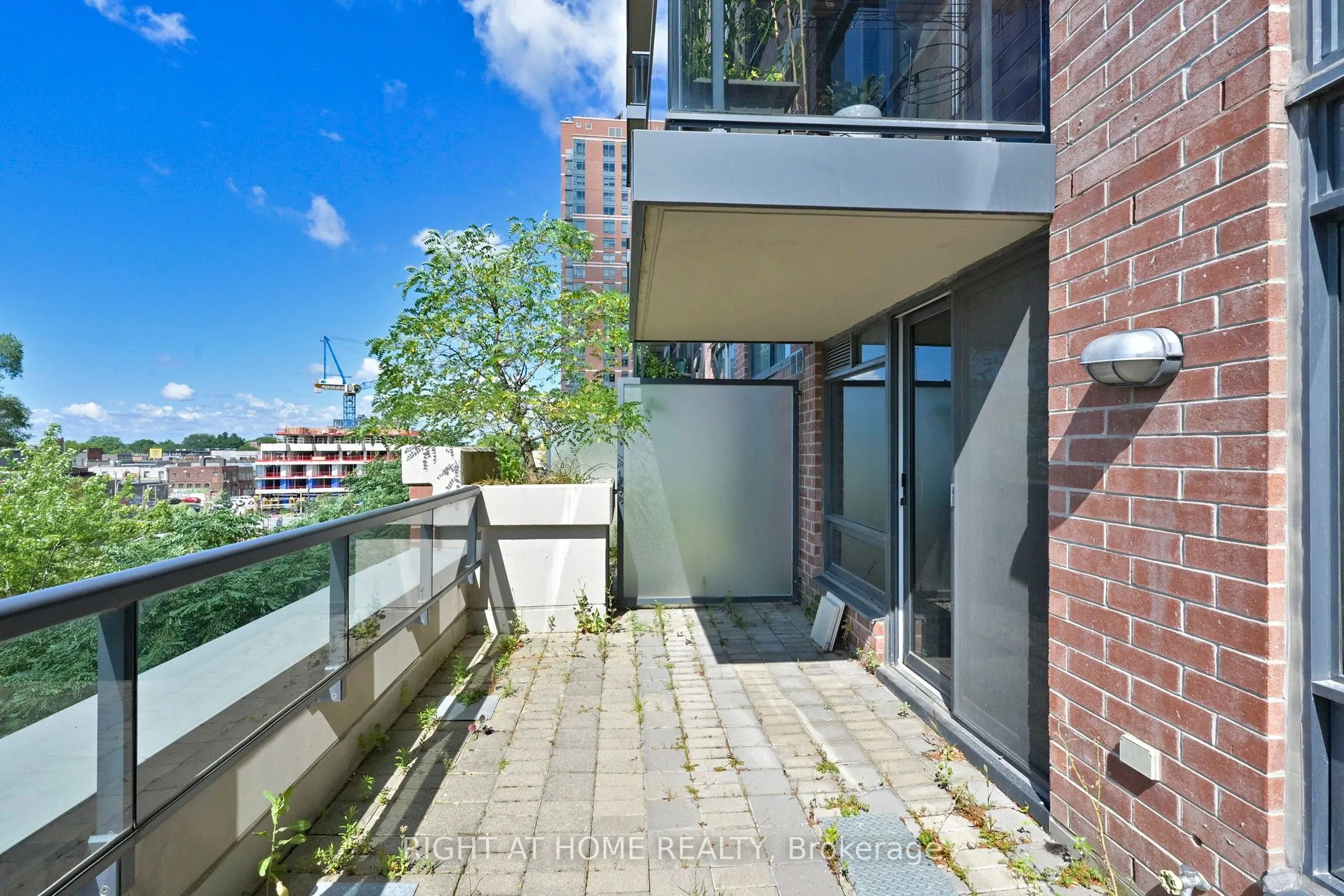 61 Heintzman Street, #413