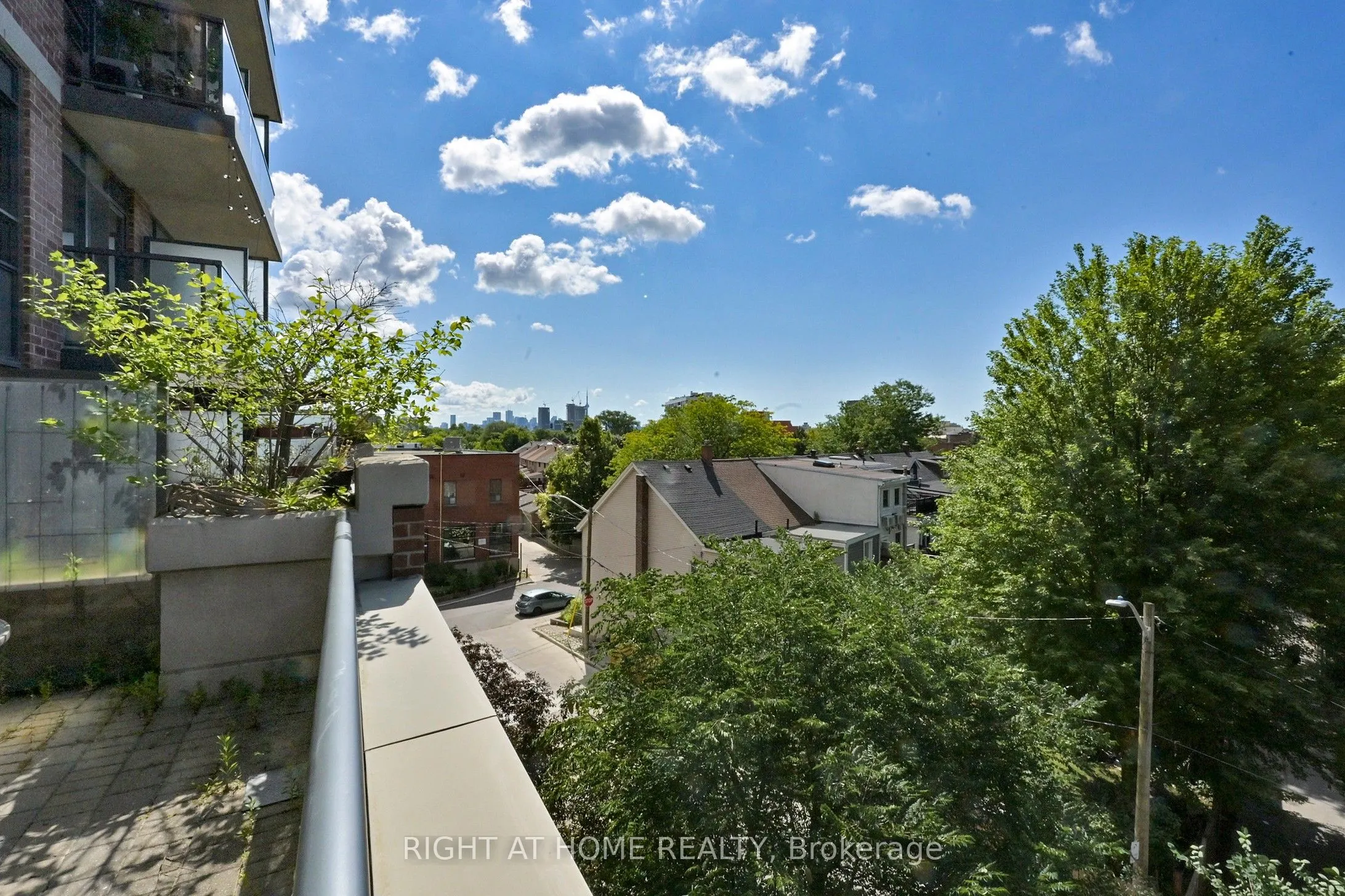 61 Heintzman Street, #413