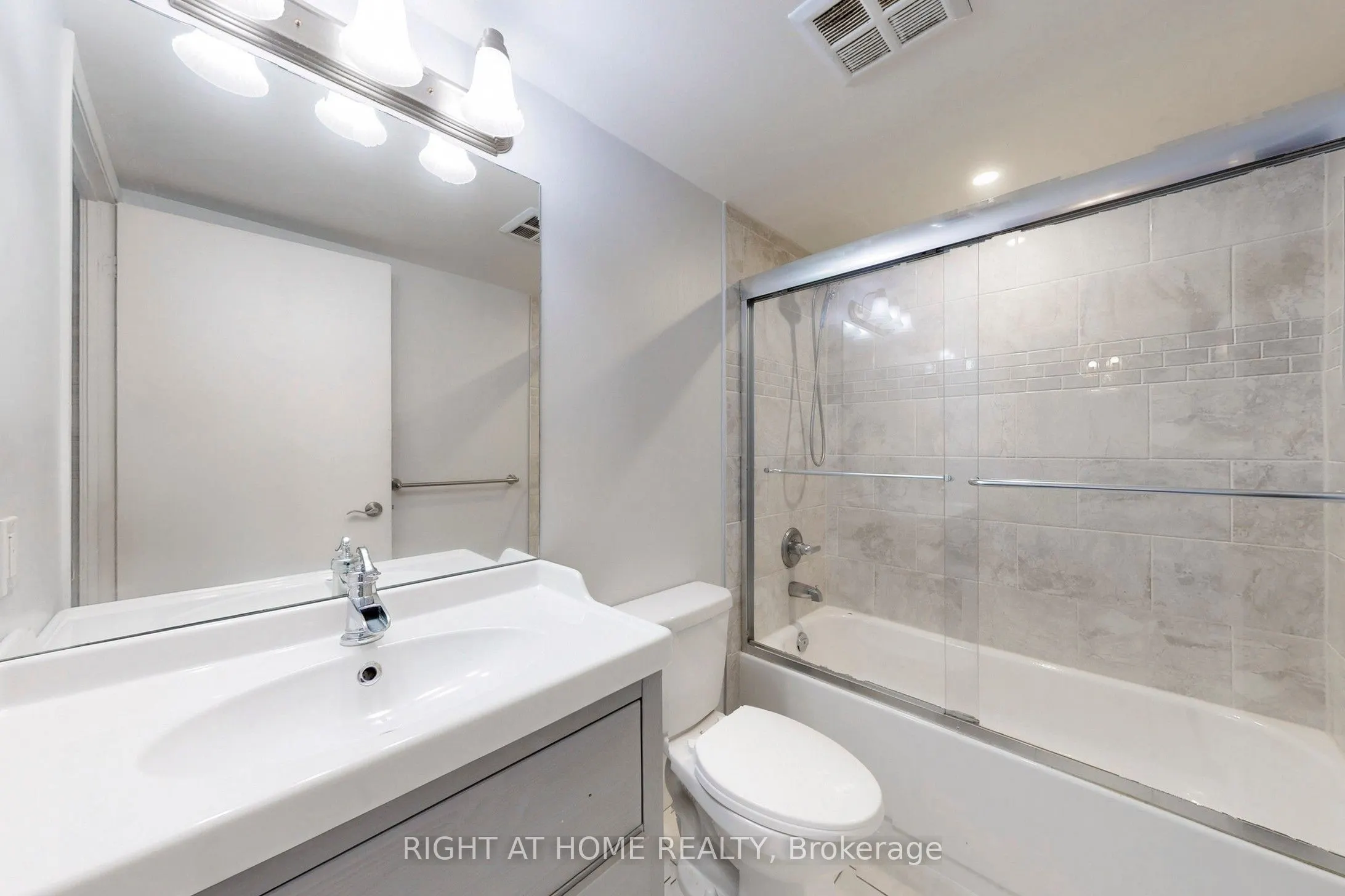 61 Heintzman Street, #413