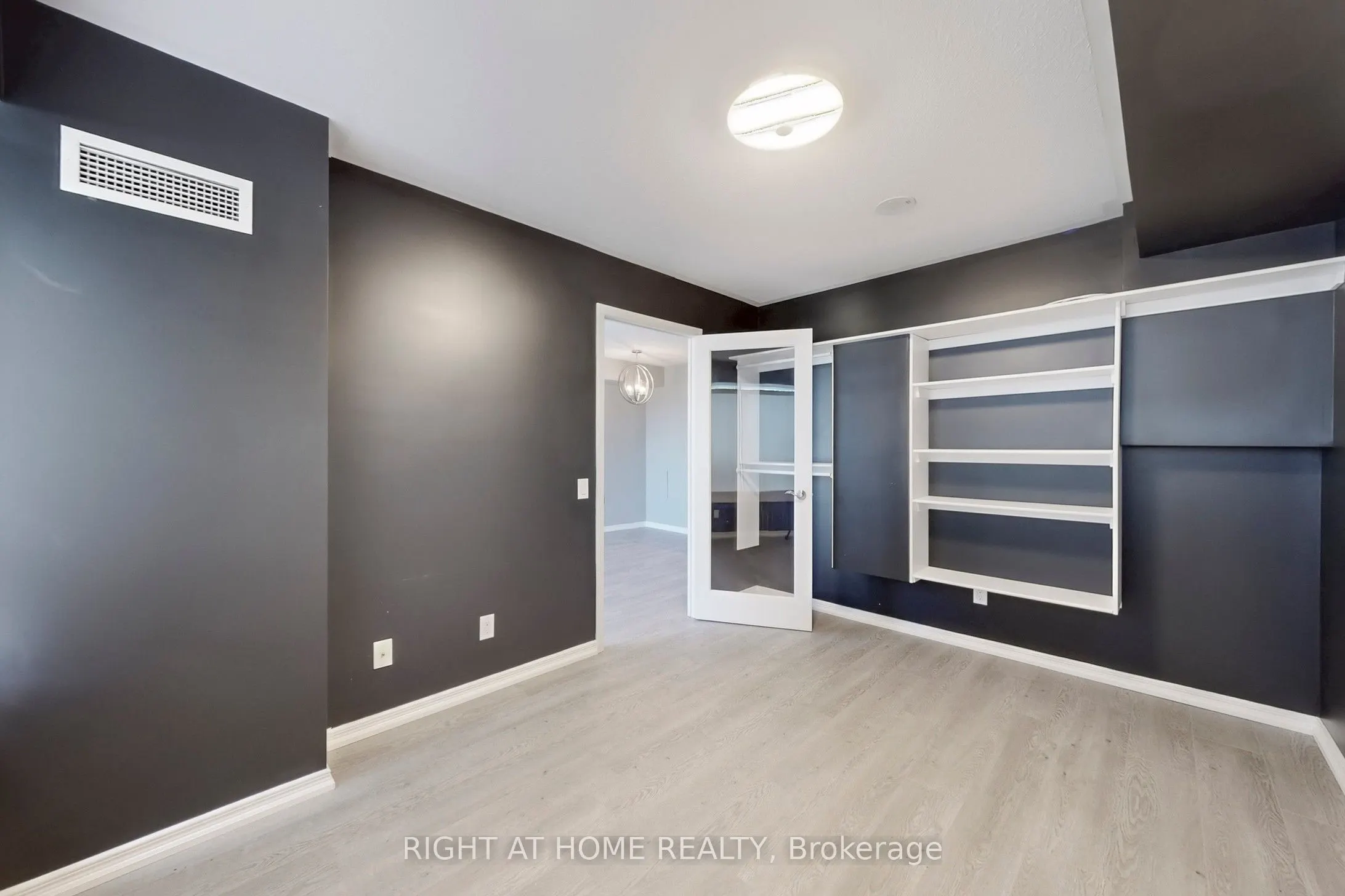 61 Heintzman Street, #413