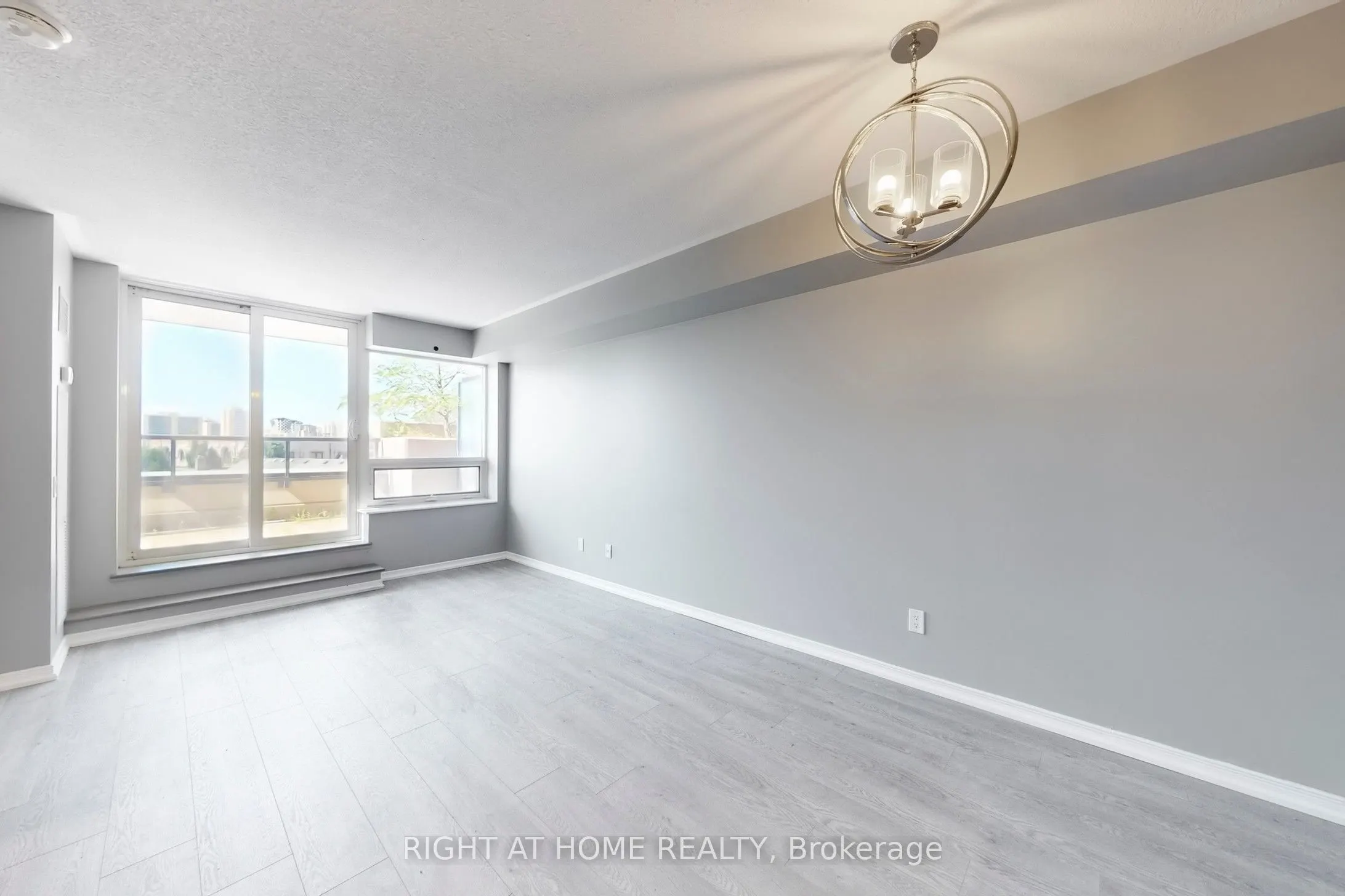 61 Heintzman Street, #413
