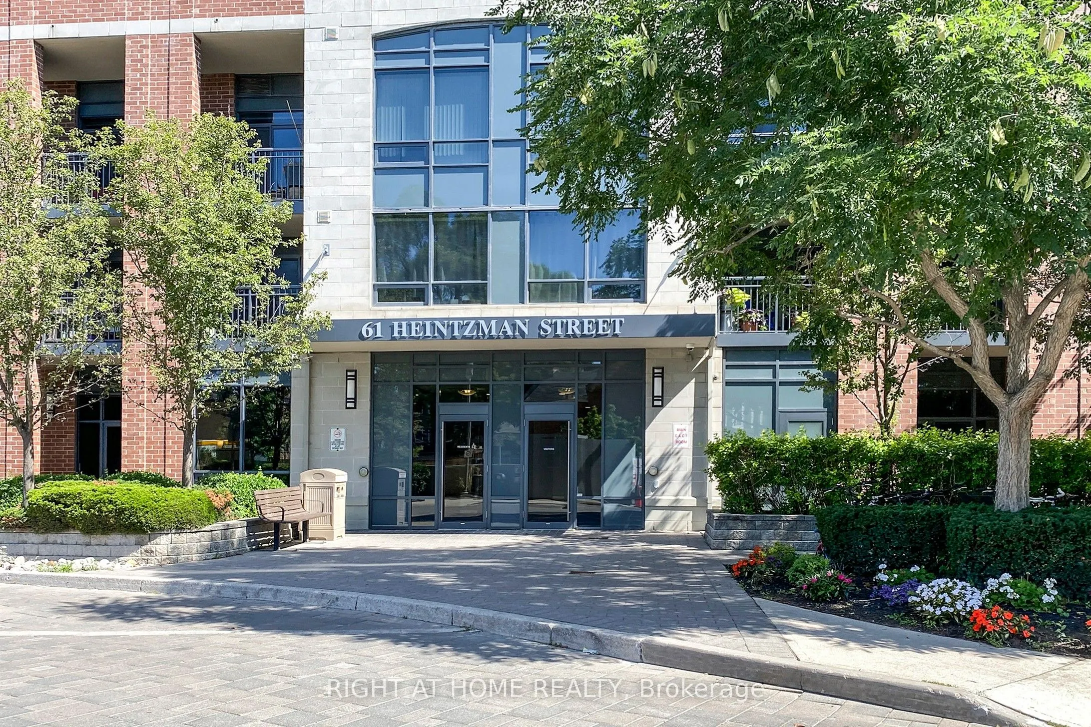 61 Heintzman Street, #413