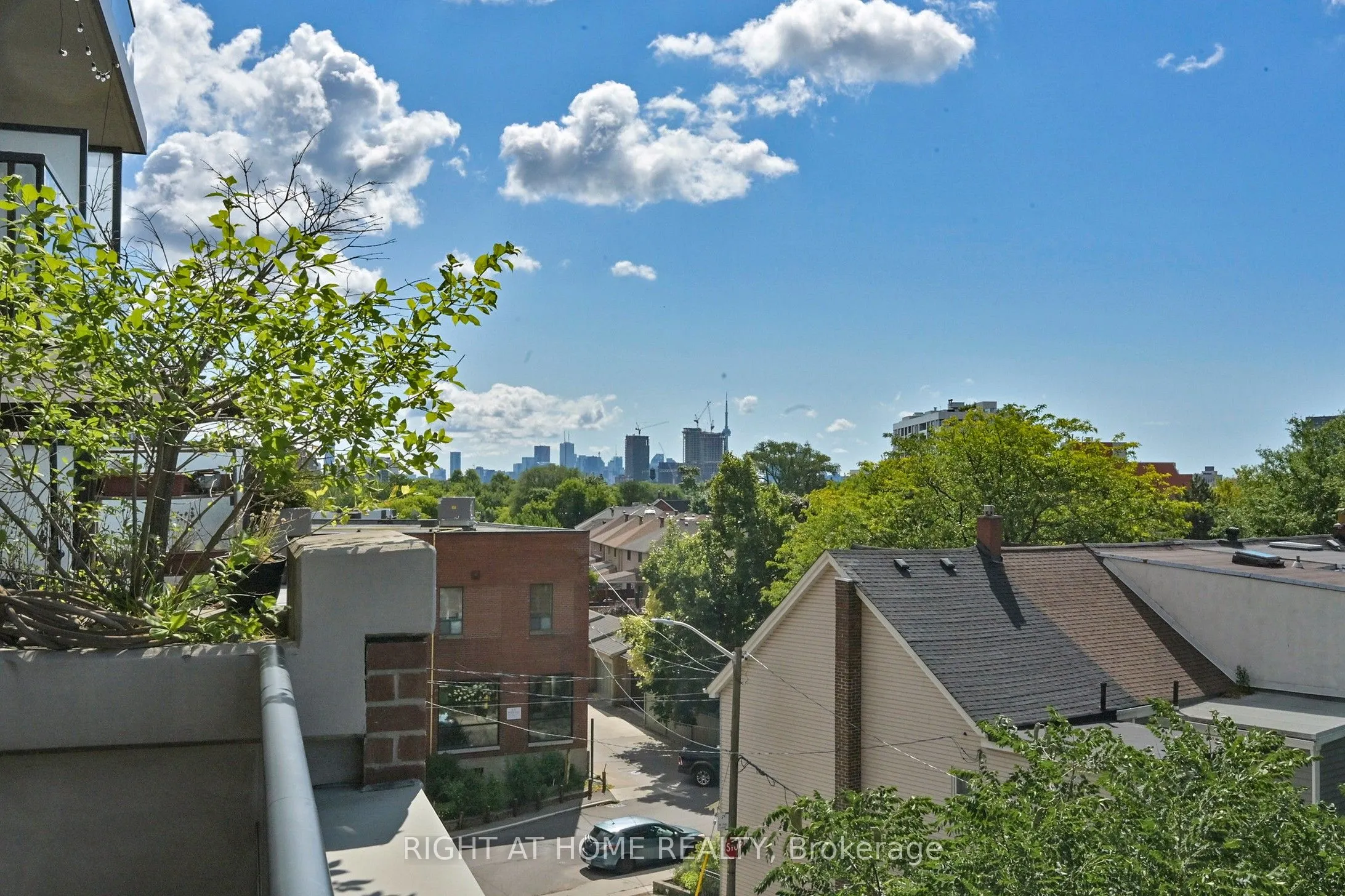 61 Heintzman Street, #413