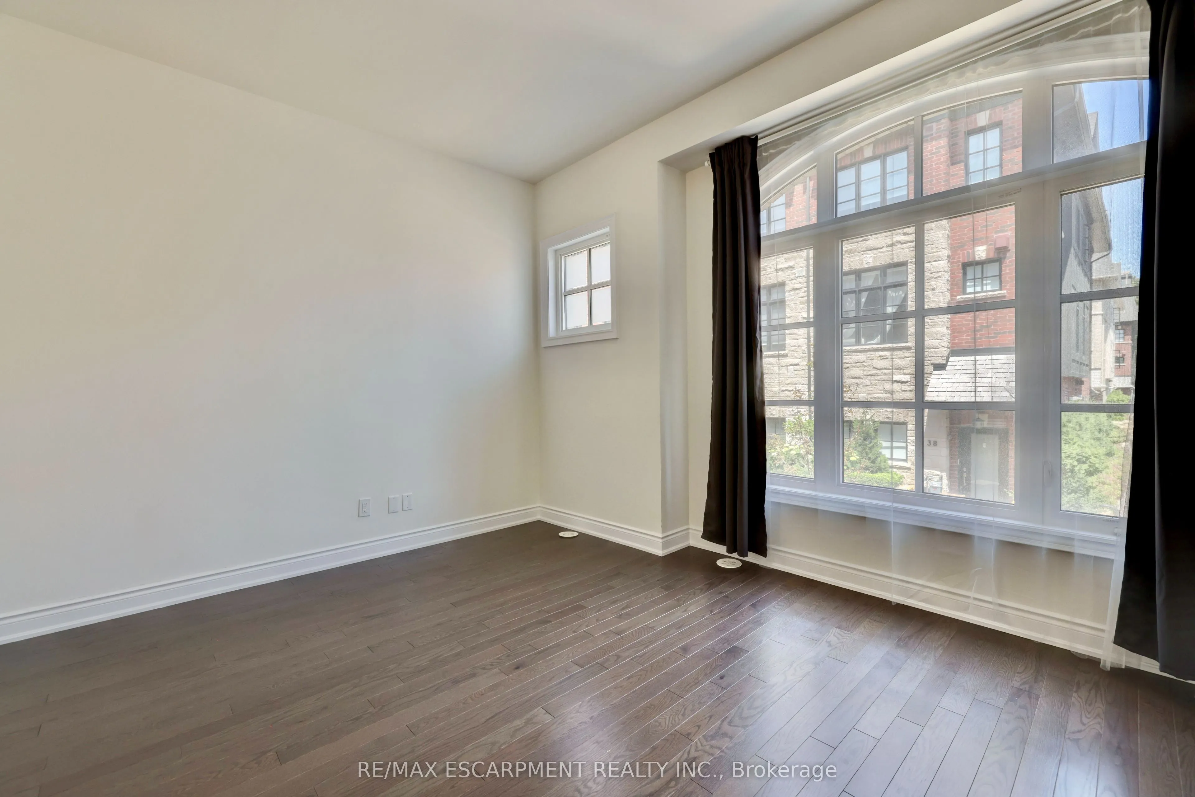 80 Daisy Avenue, #23