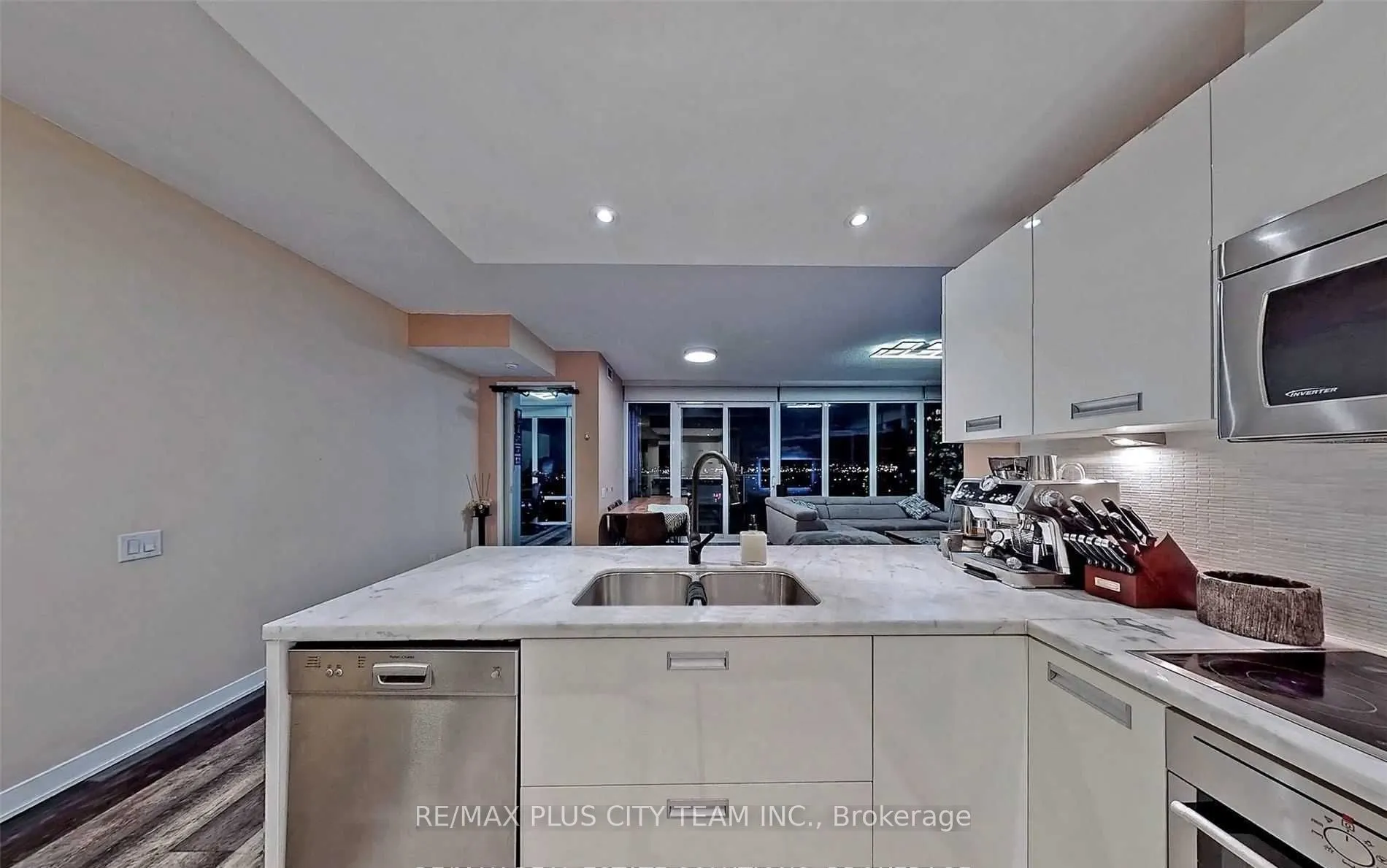 88 Park Lawn Road, #2316