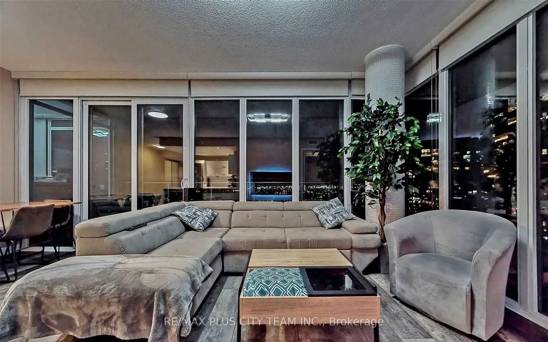 88 Park Lawn Road, #2316