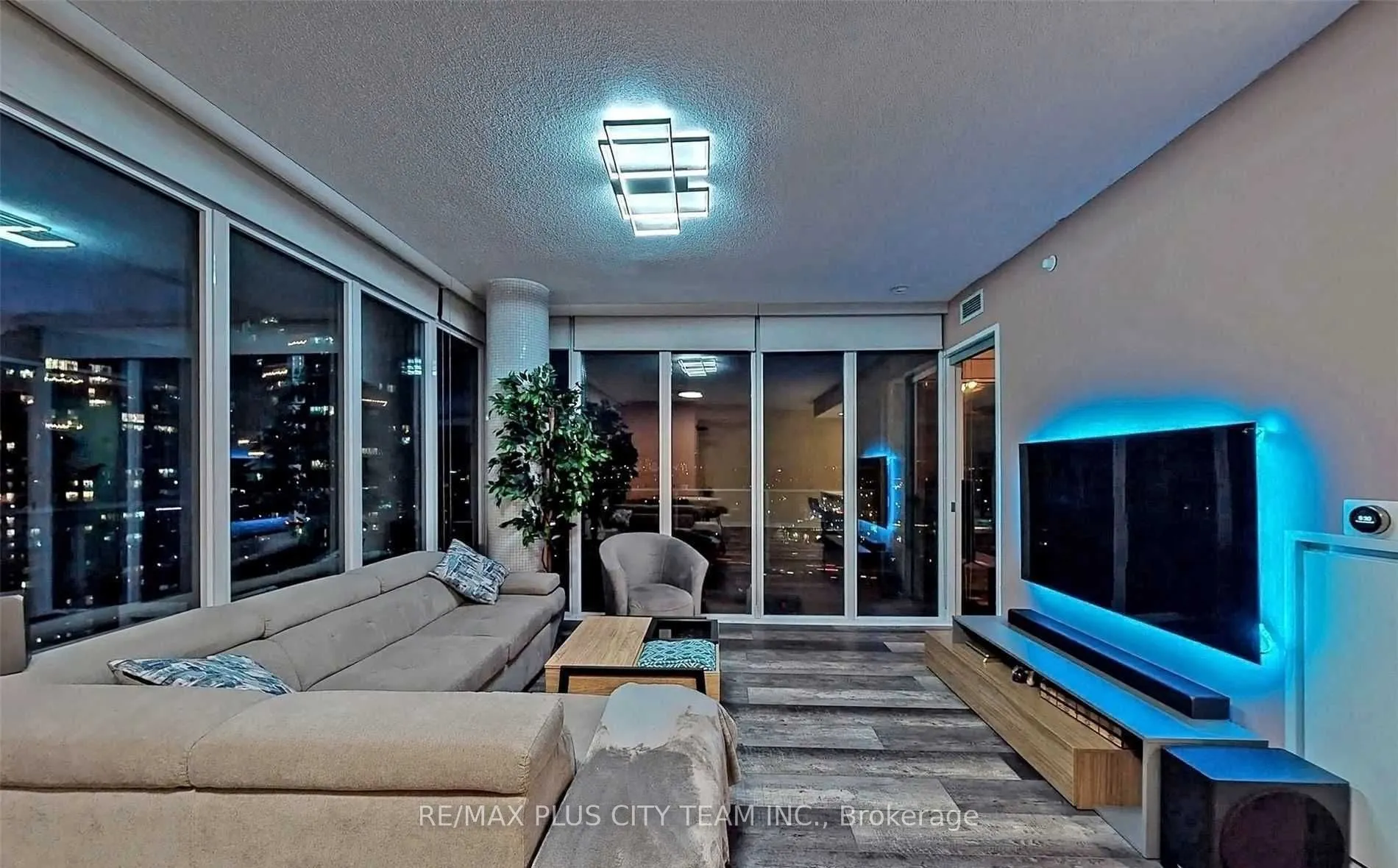 88 Park Lawn Road, #2316