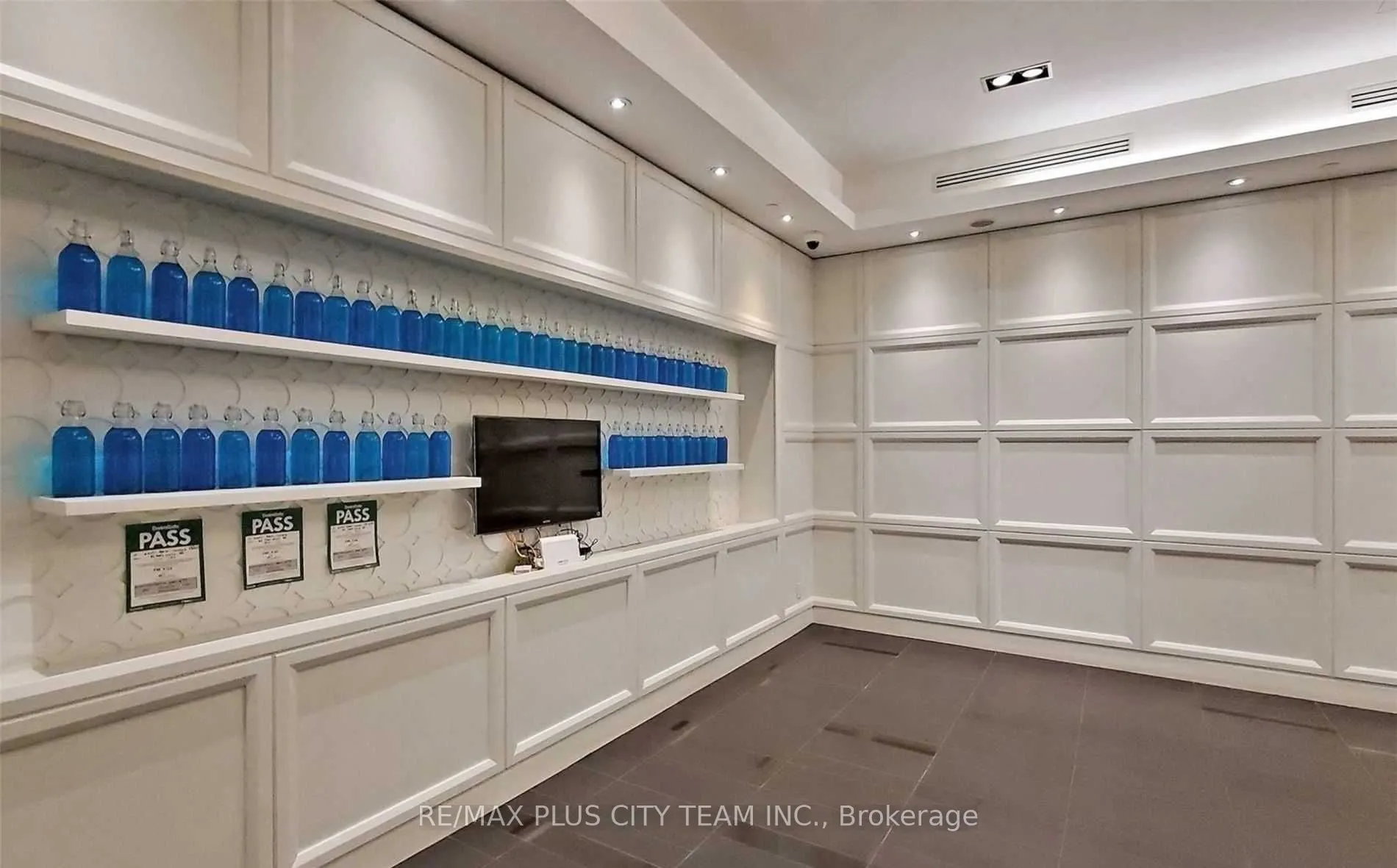 88 Park Lawn Road, #2316