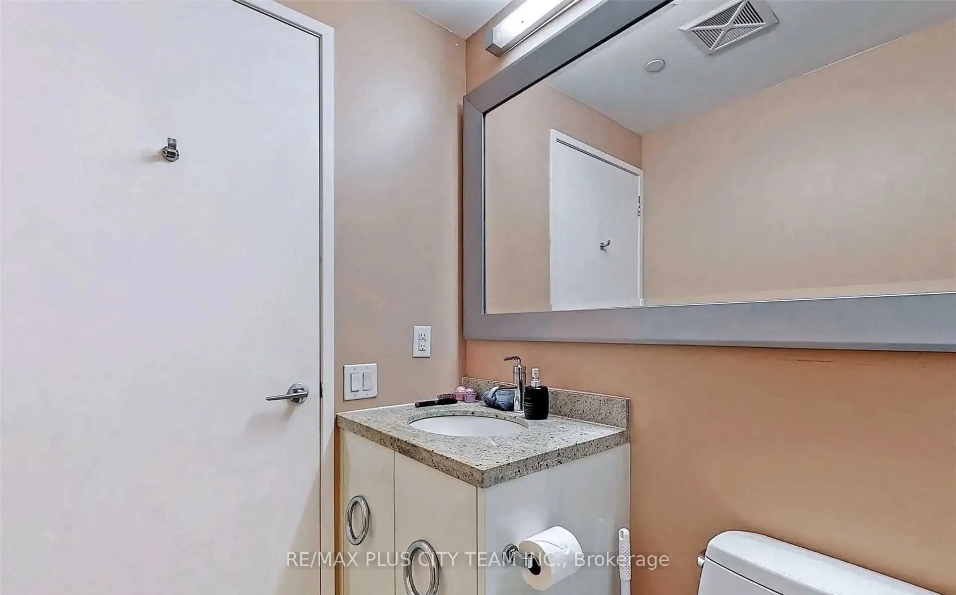 88 Park Lawn Road, #2316