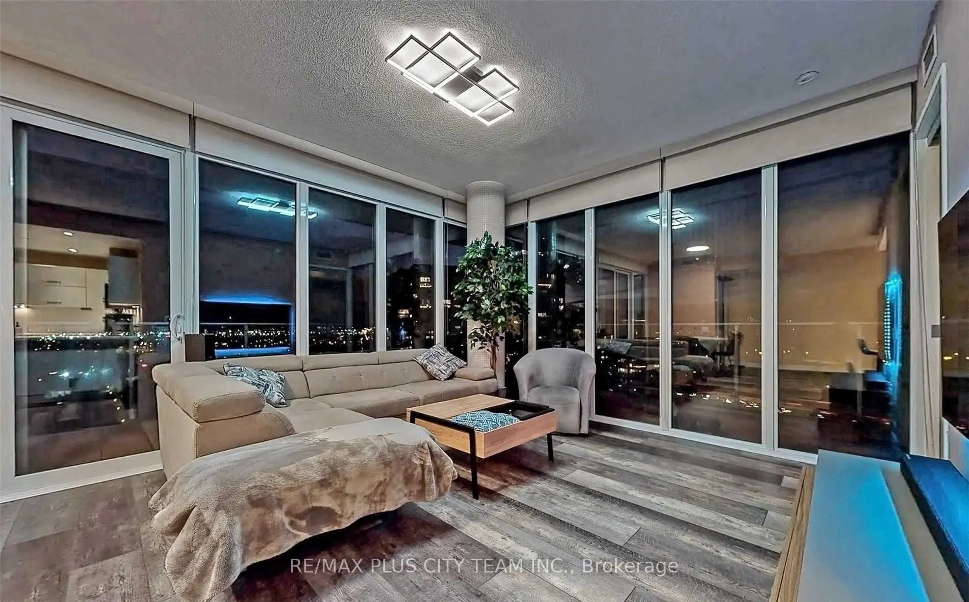 88 Park Lawn Road, #2316