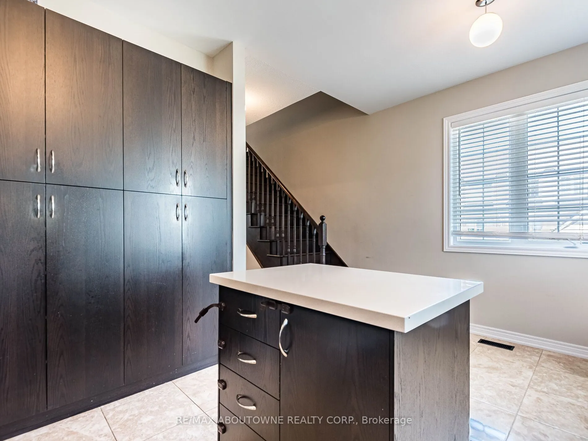 1382 Granrock Crescent