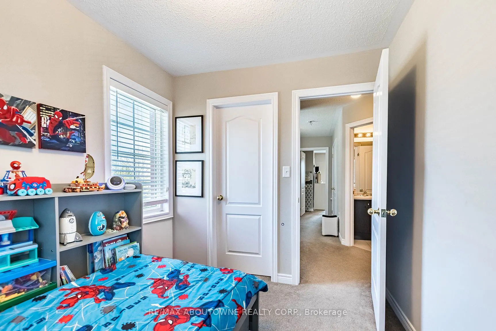 1382 Granrock Crescent