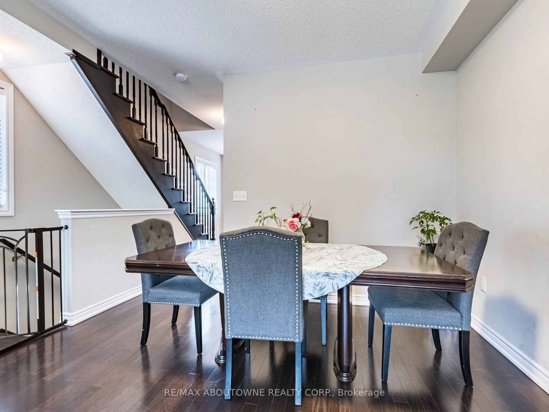 1382 Granrock Crescent
