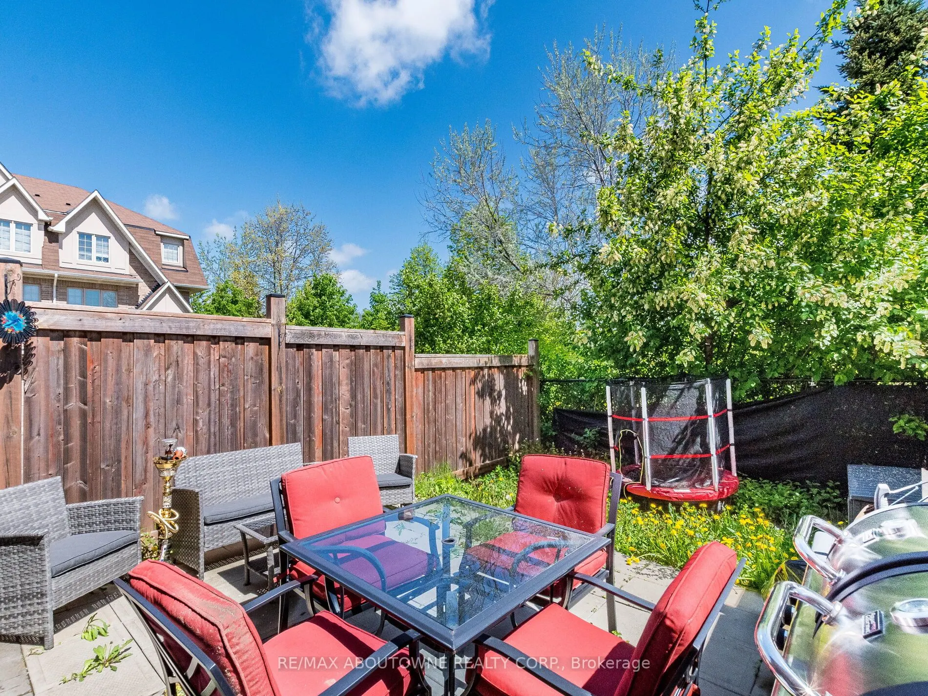 1382 Granrock Crescent