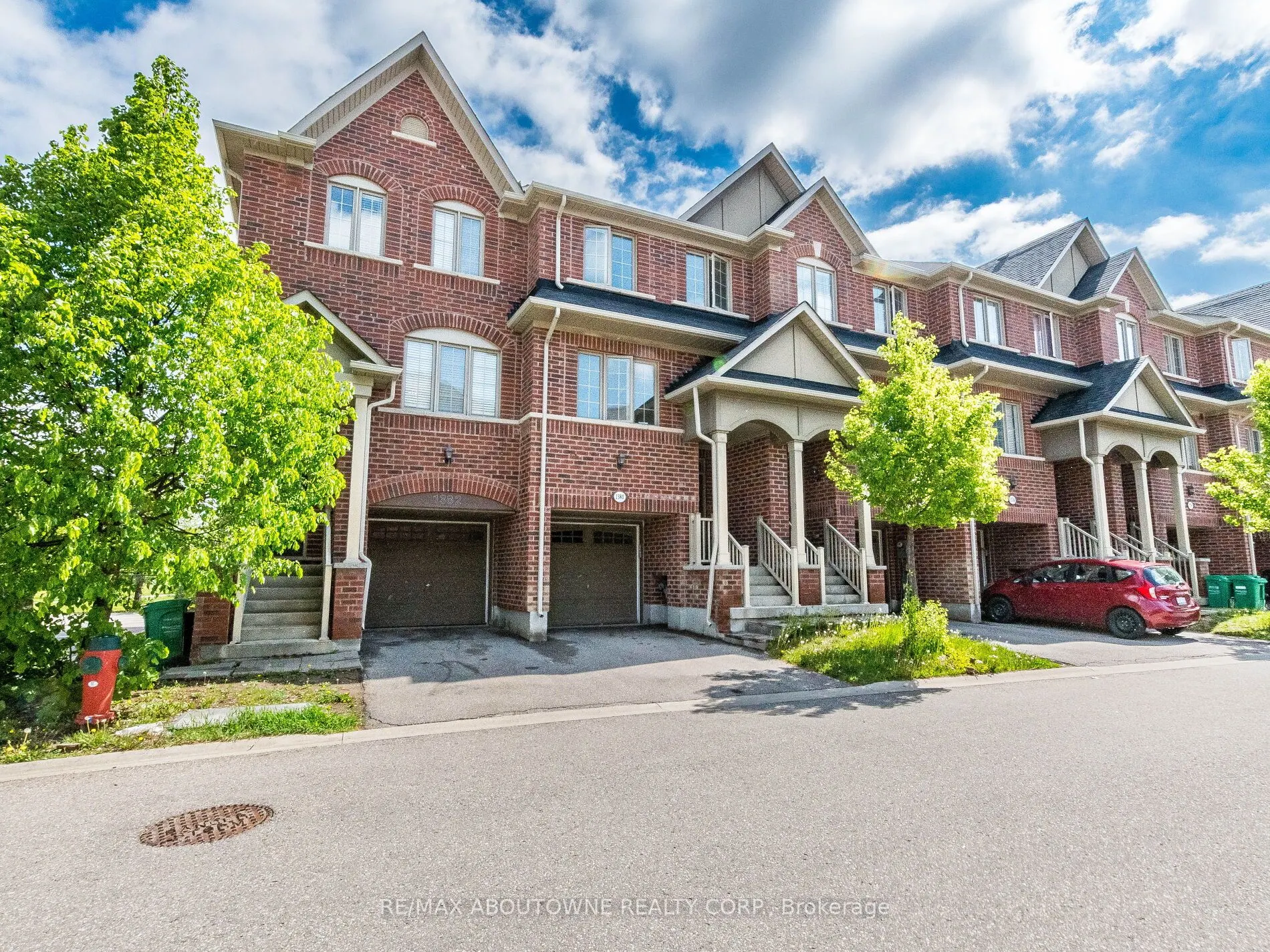 1382 Granrock Crescent