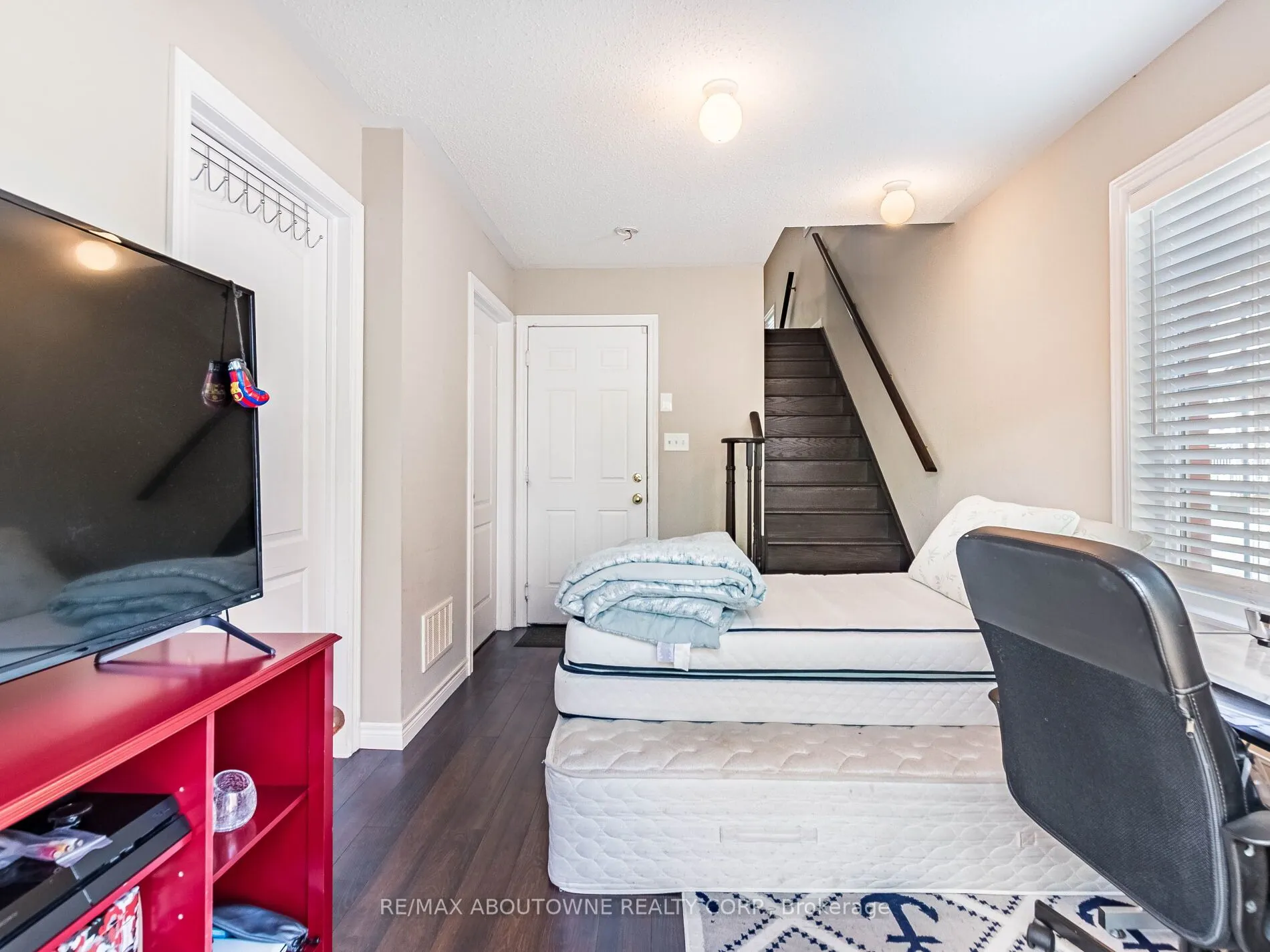 1382 Granrock Crescent