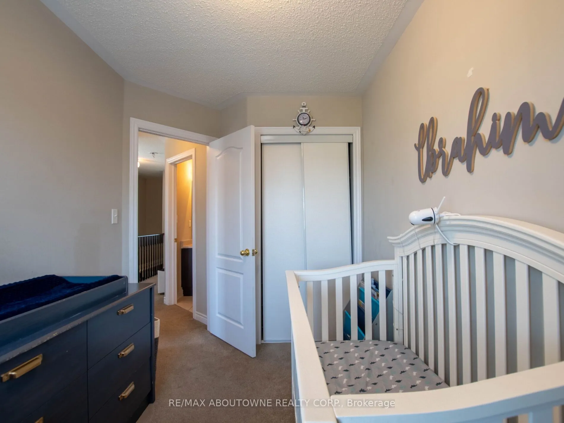 1382 Granrock Crescent