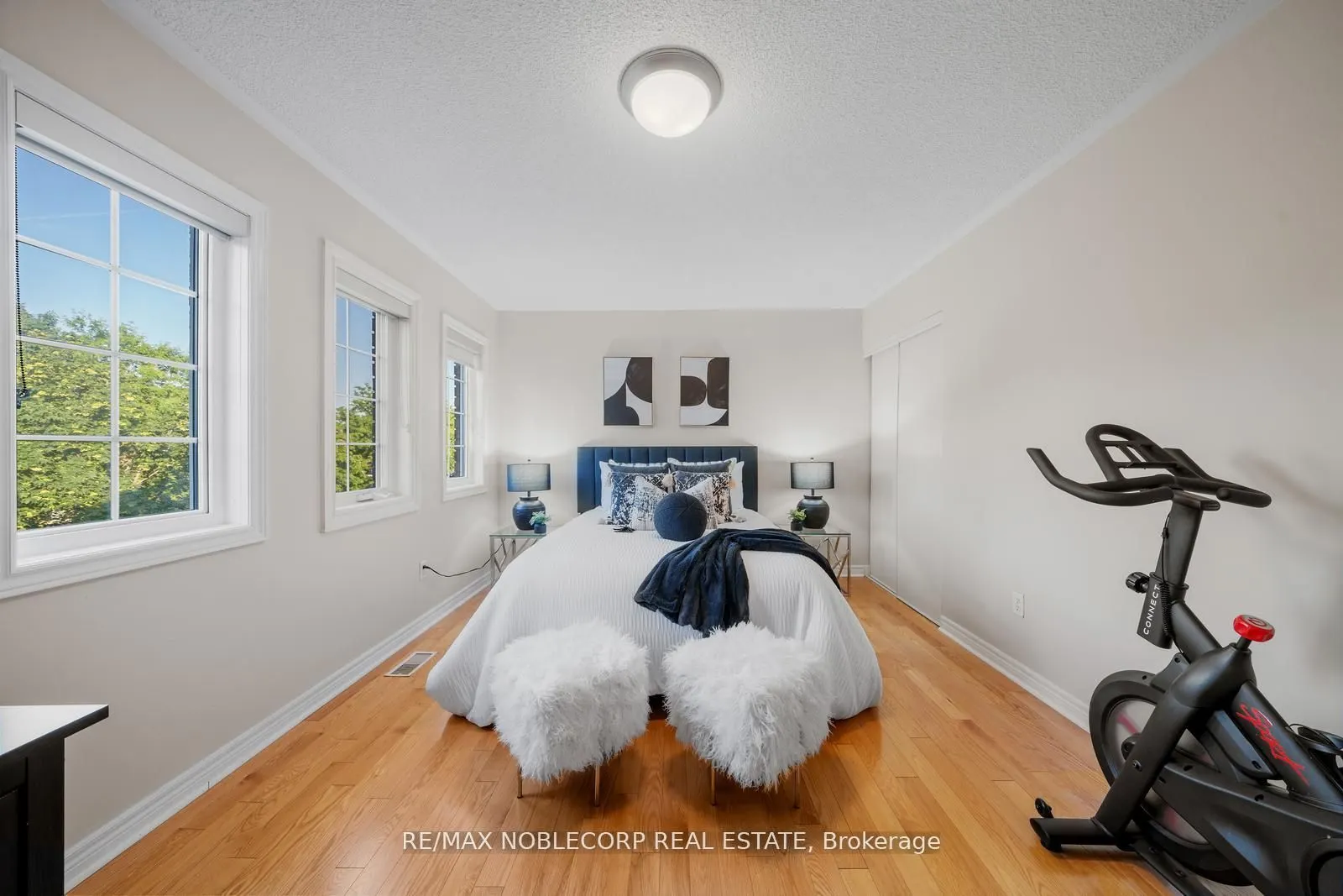 1857 Samuelson Circle