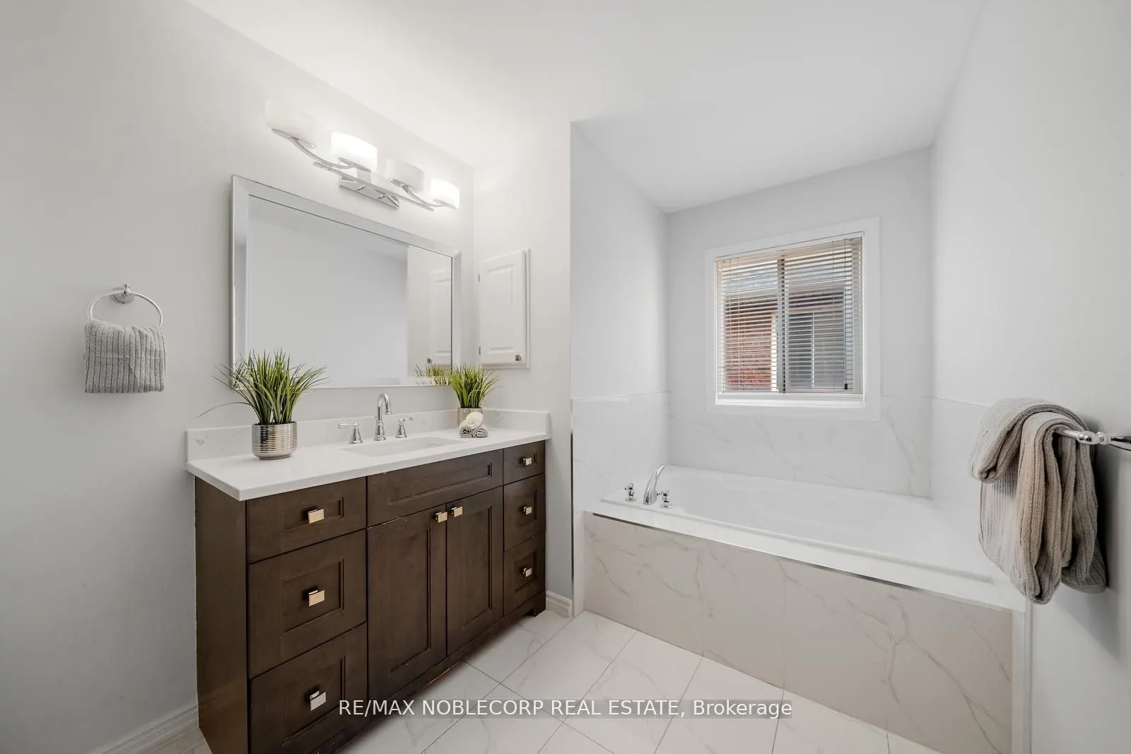 1857 Samuelson Circle