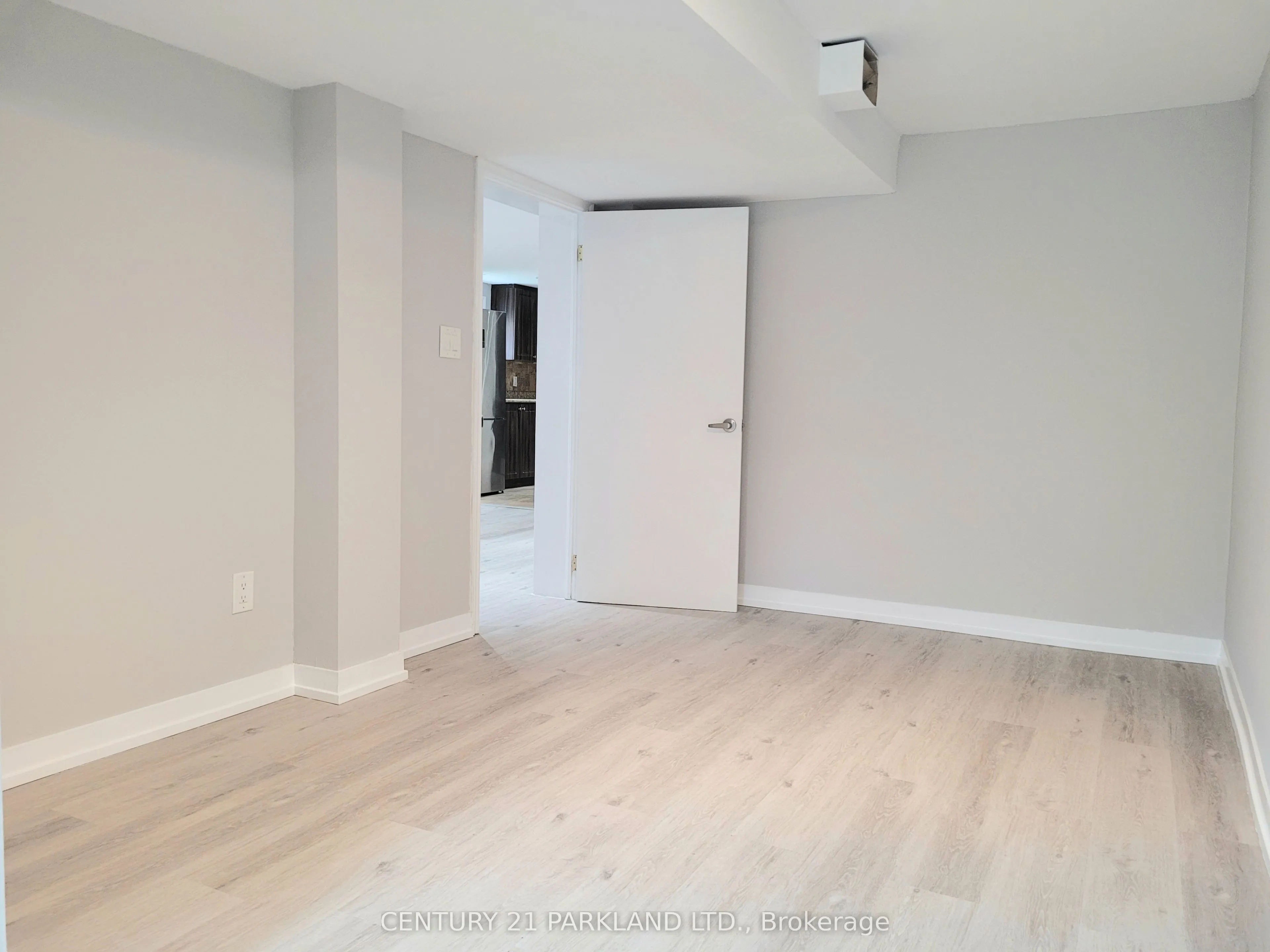 52 Franel Crescent