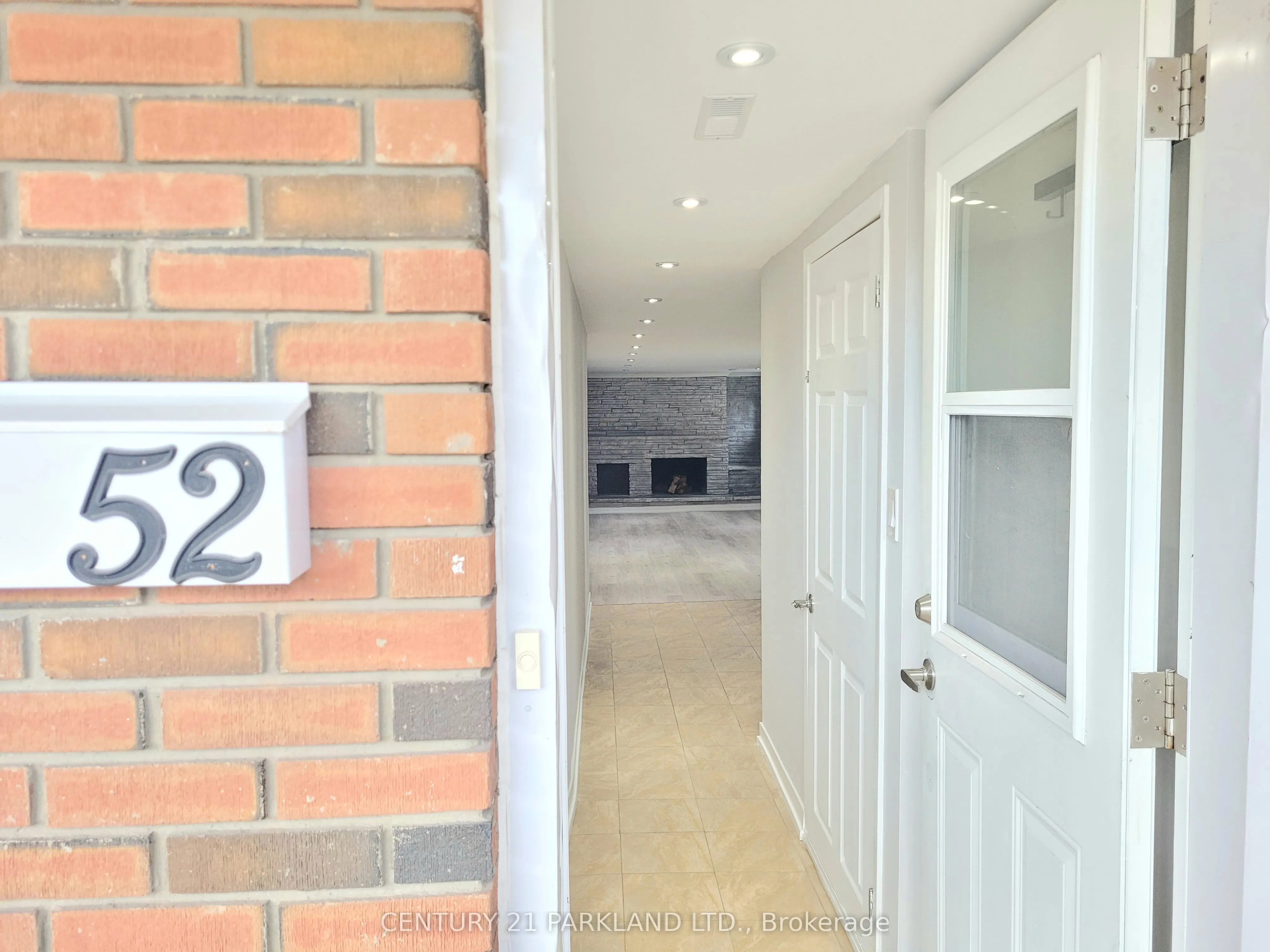 52 Franel Crescent