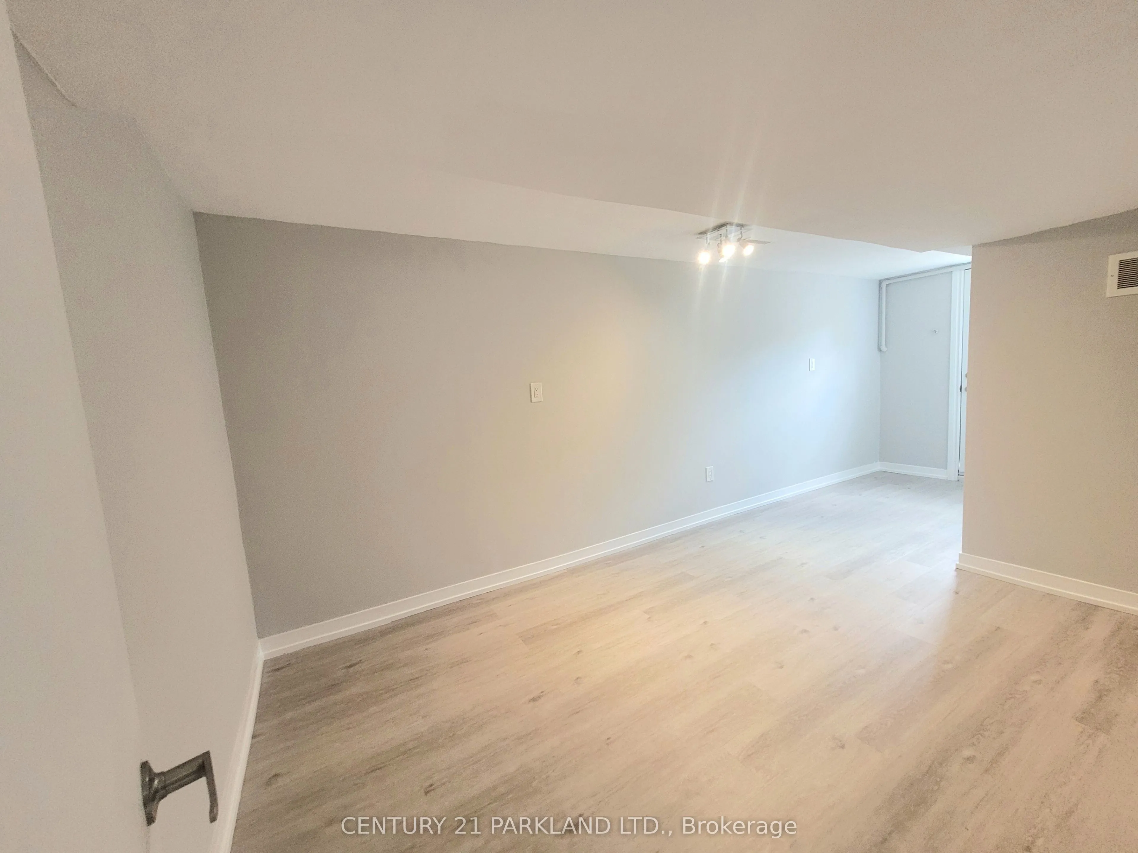52 Franel Crescent