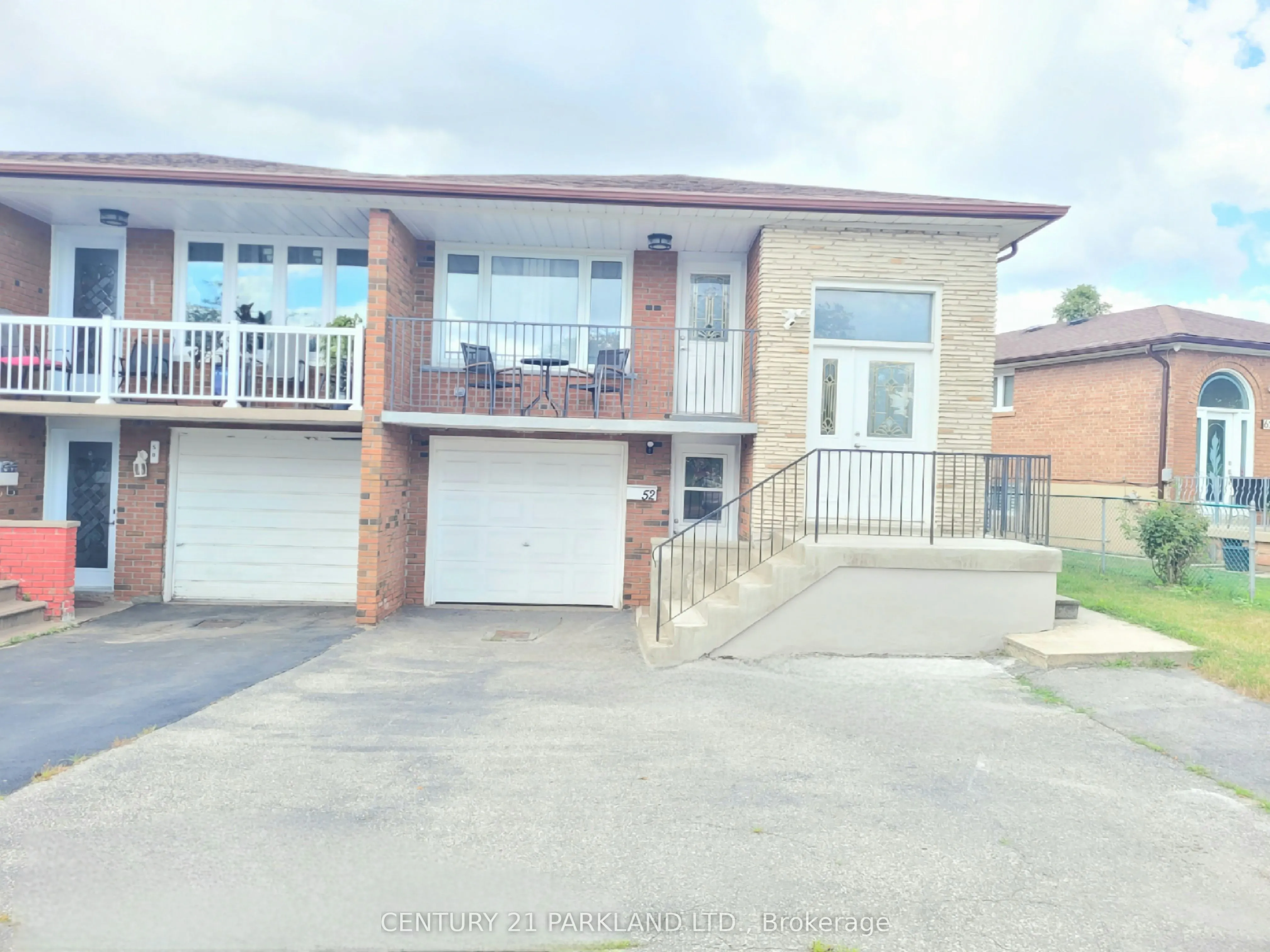 52 Franel Crescent