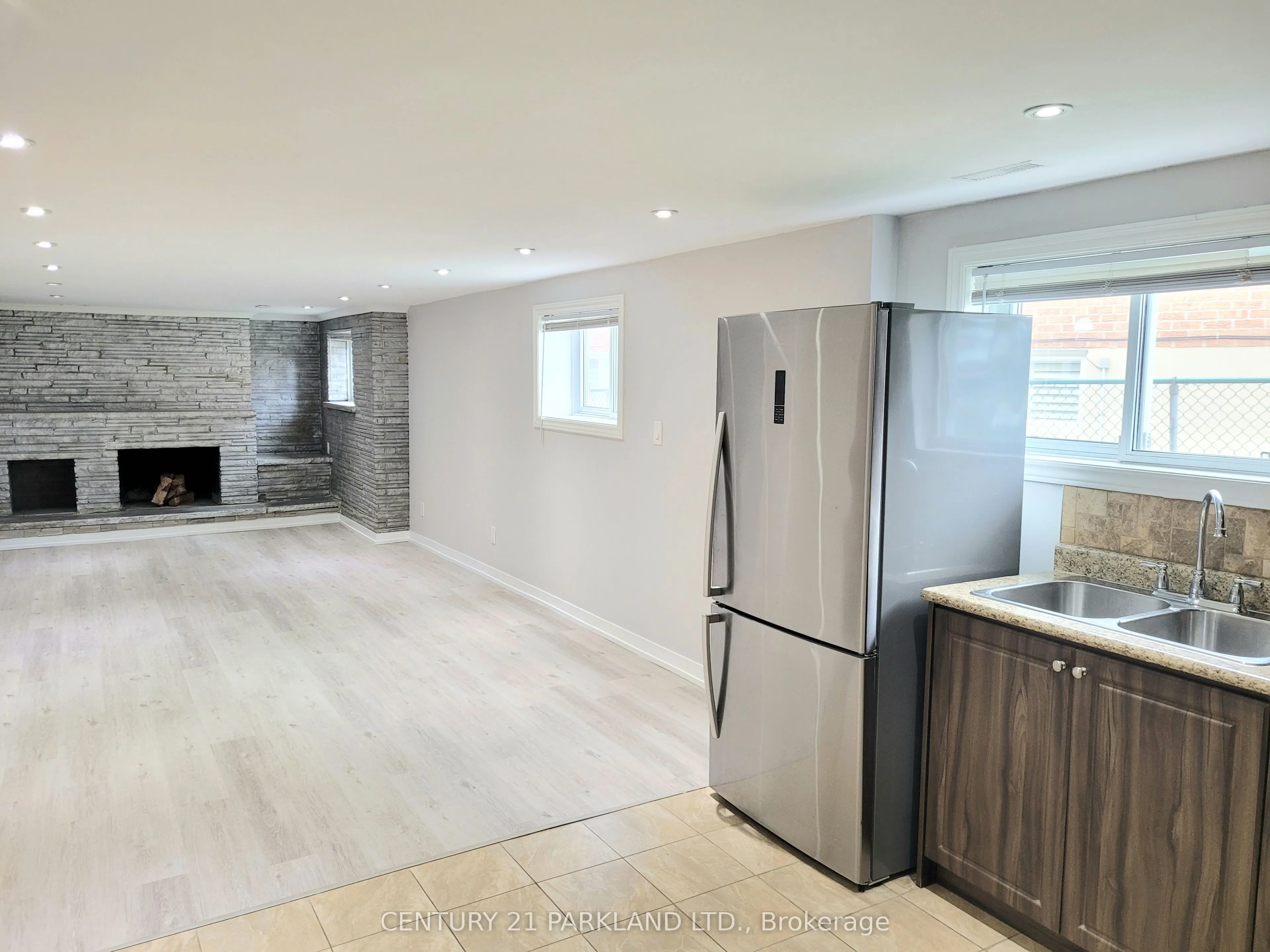 52 Franel Crescent