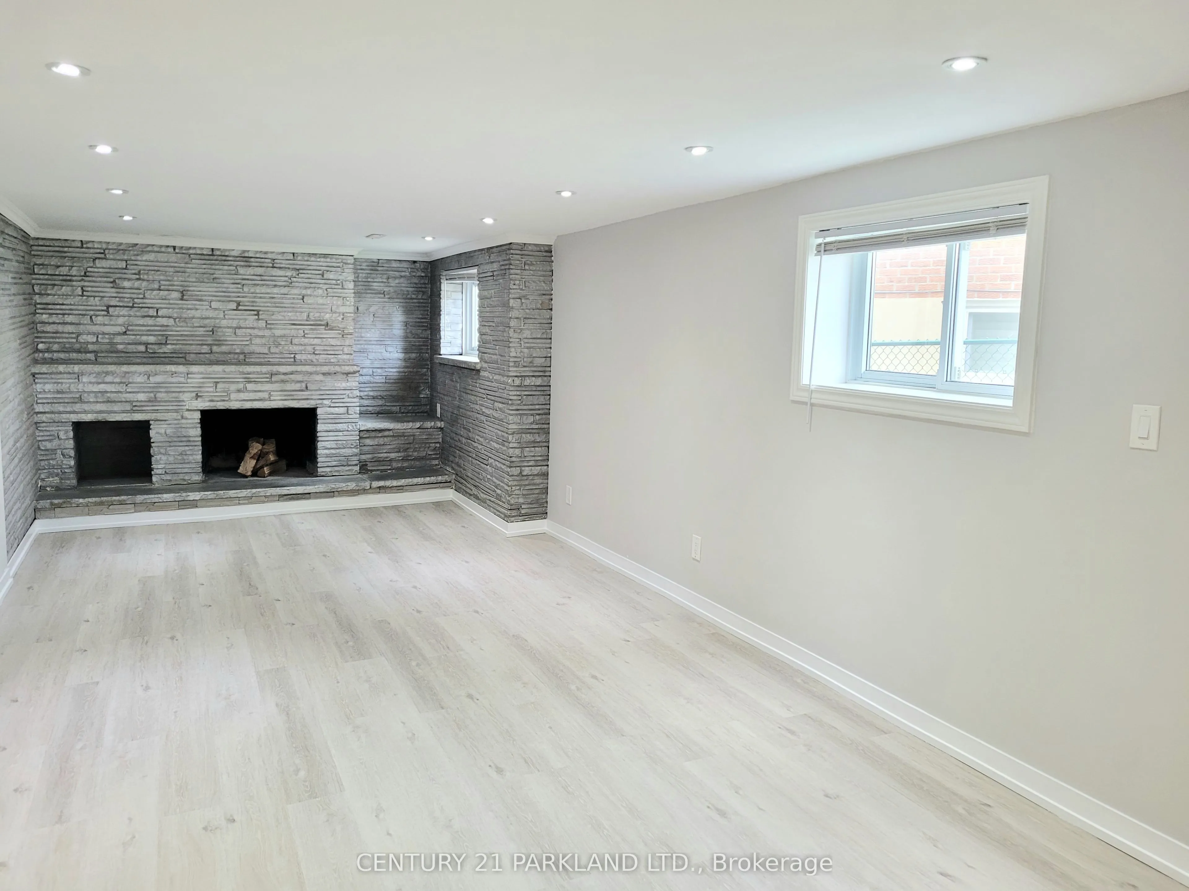 52 Franel Crescent