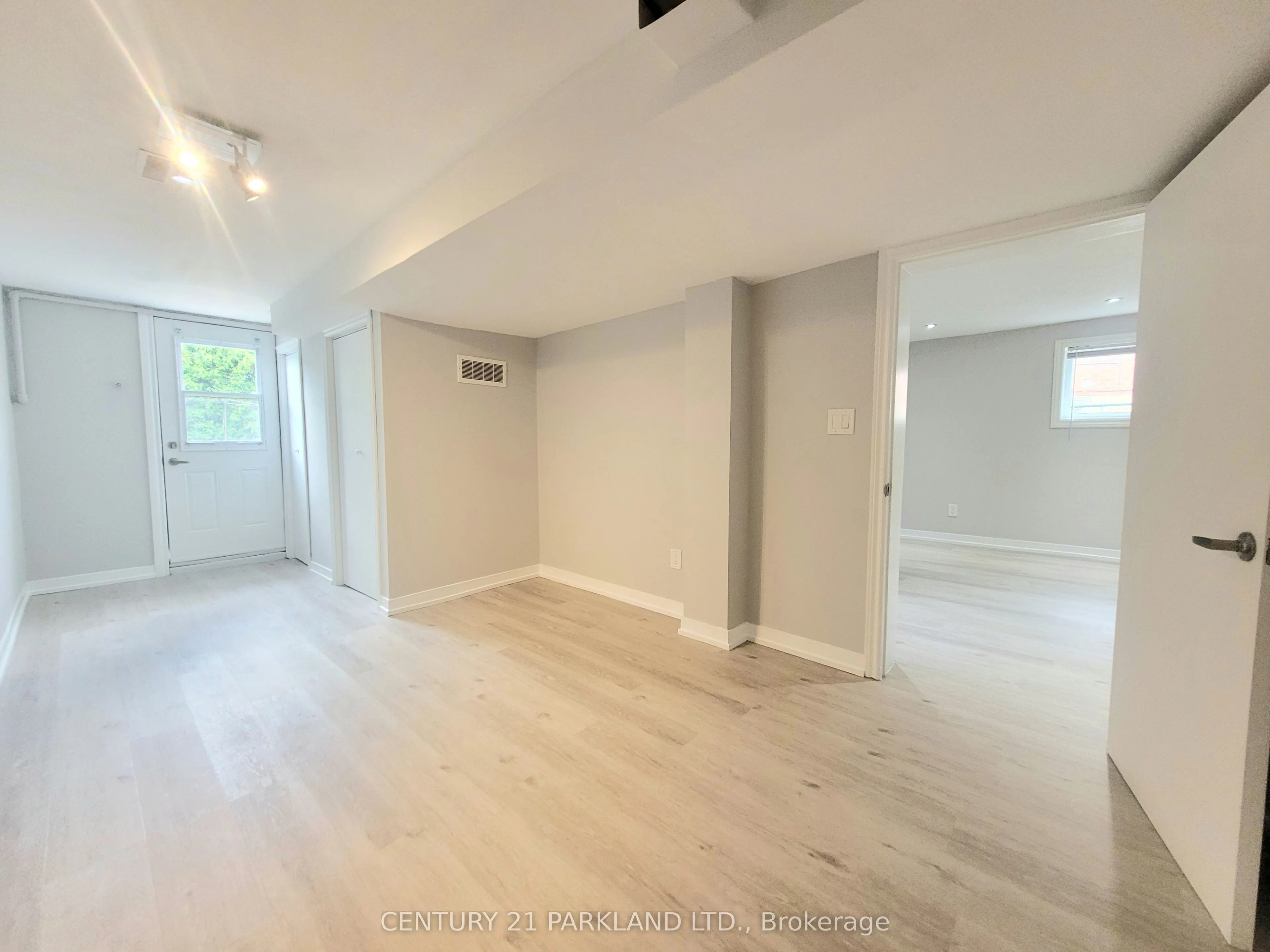 52 Franel Crescent