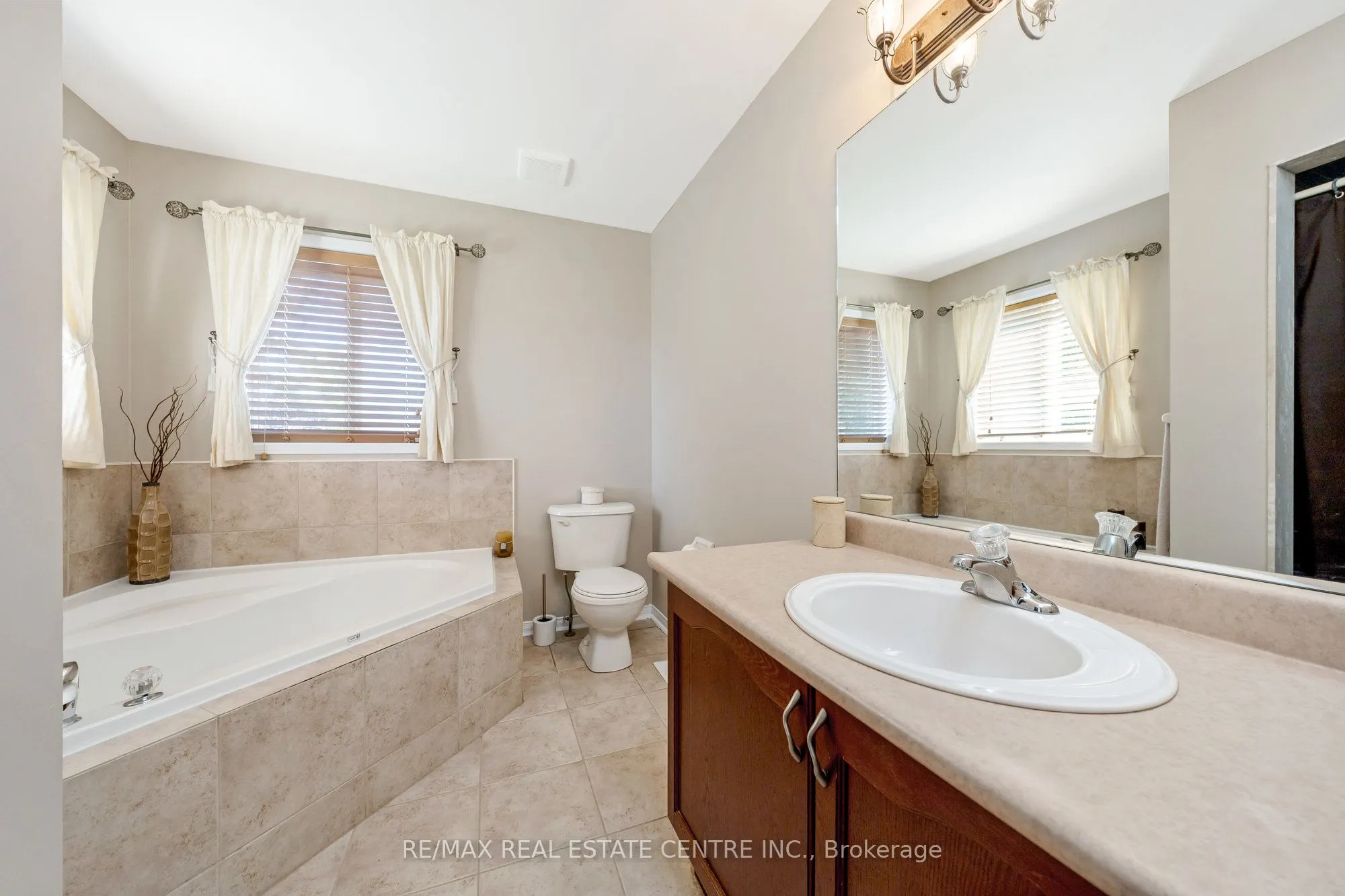 32 Tanners Drive
