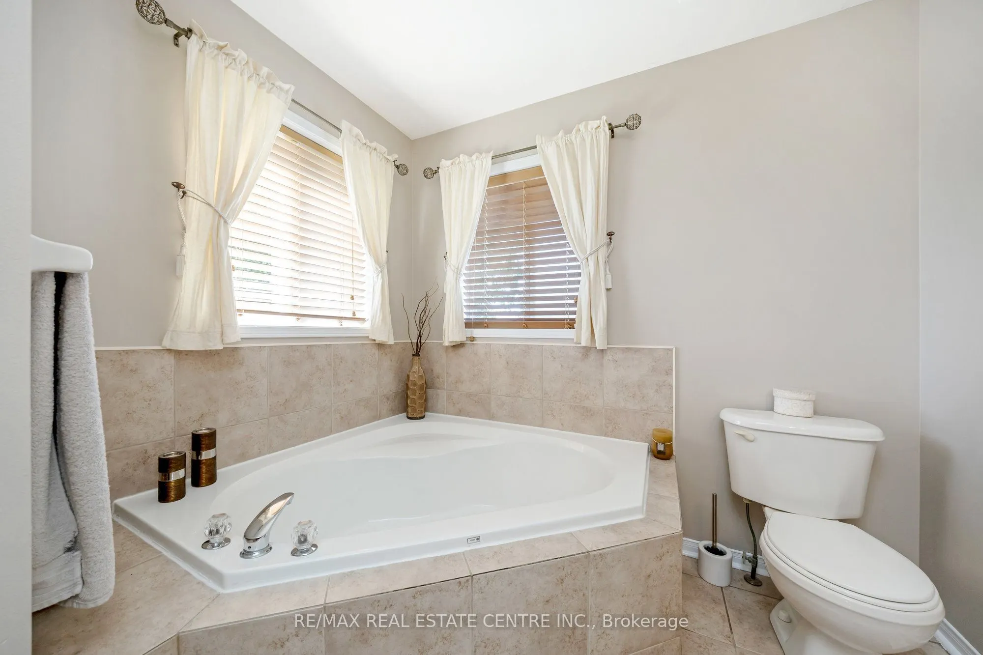 32 Tanners Drive
