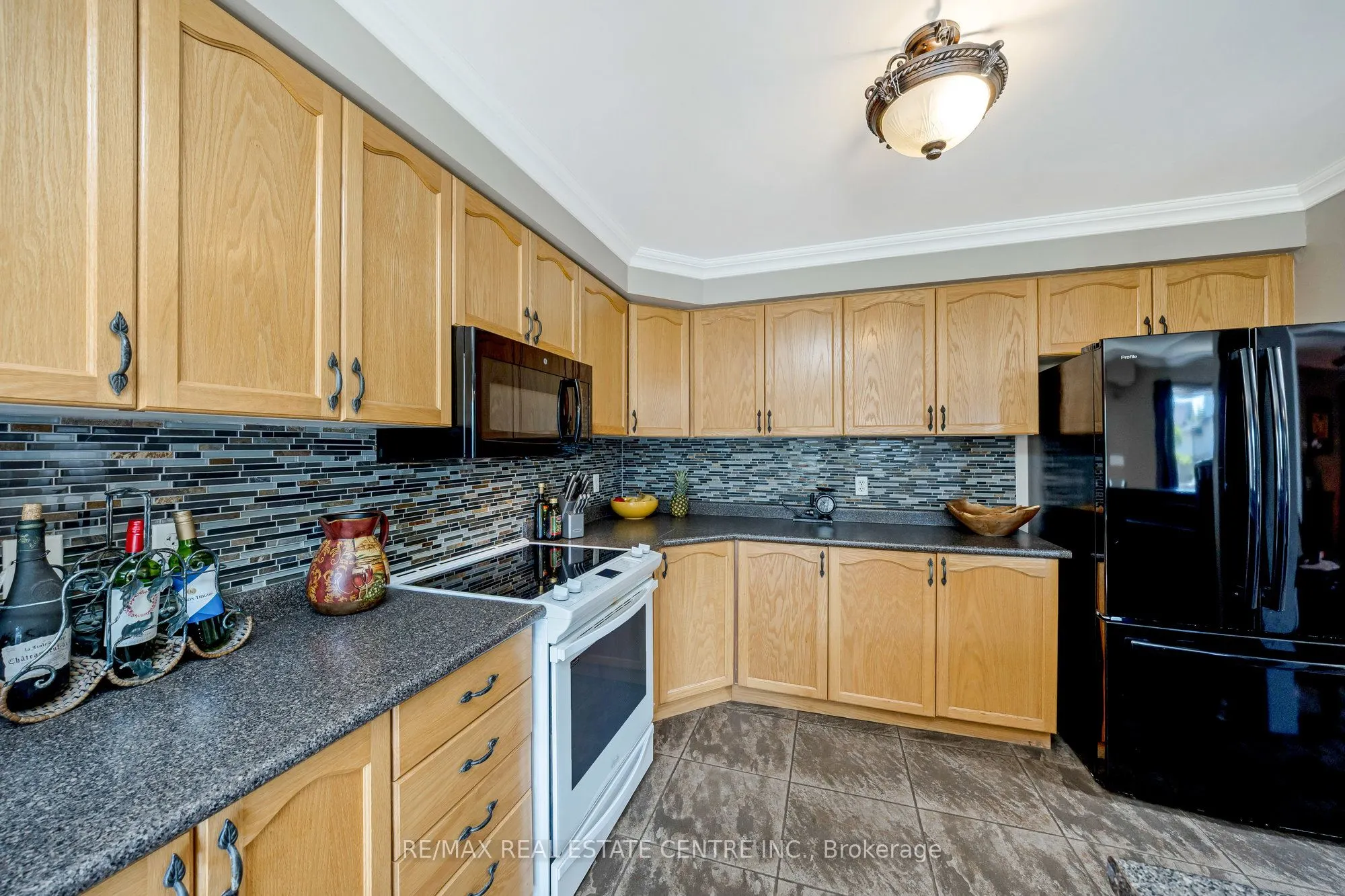 32 Tanners Drive