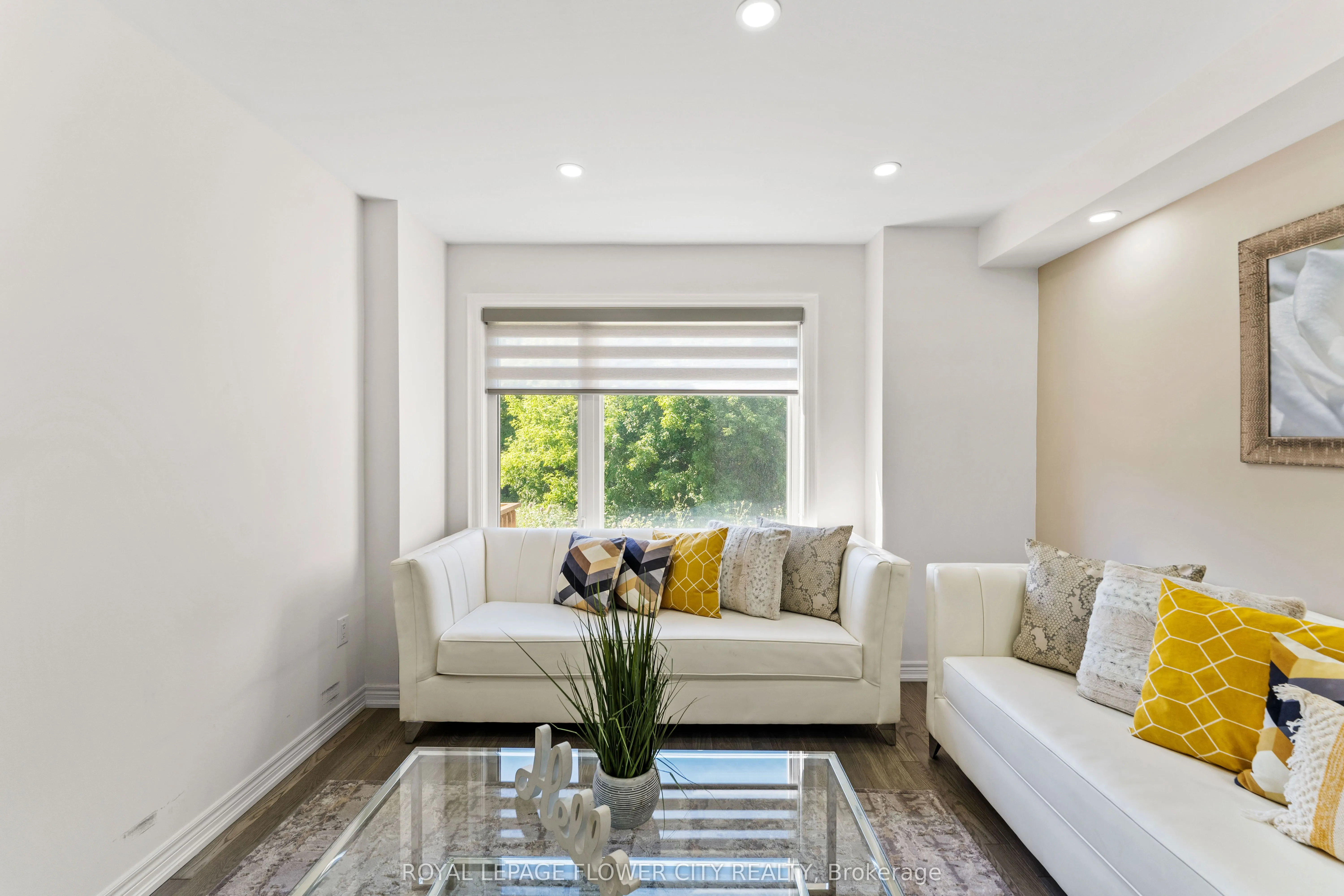 38 Queenpost Drive