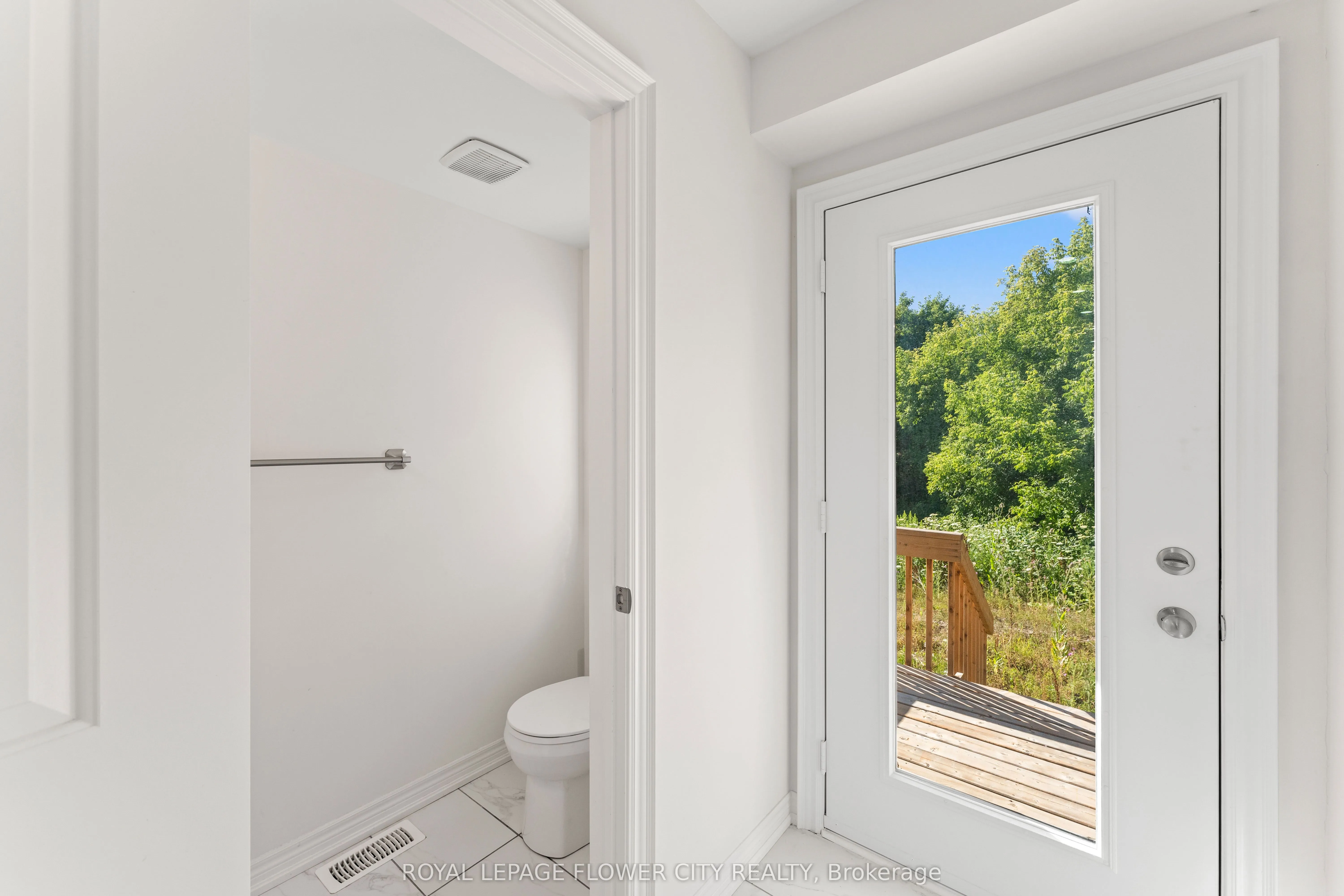 38 Queenpost Drive