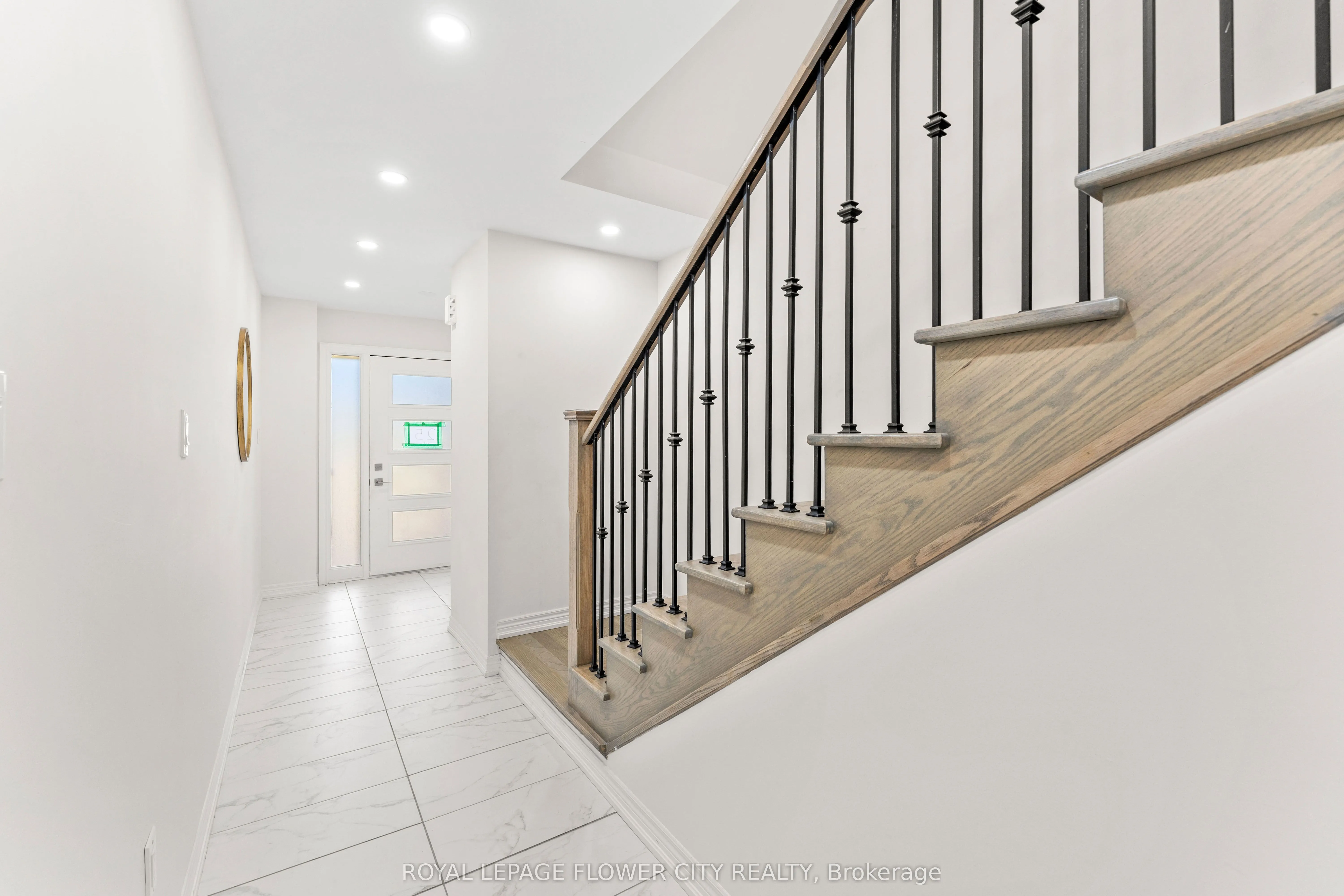 38 Queenpost Drive