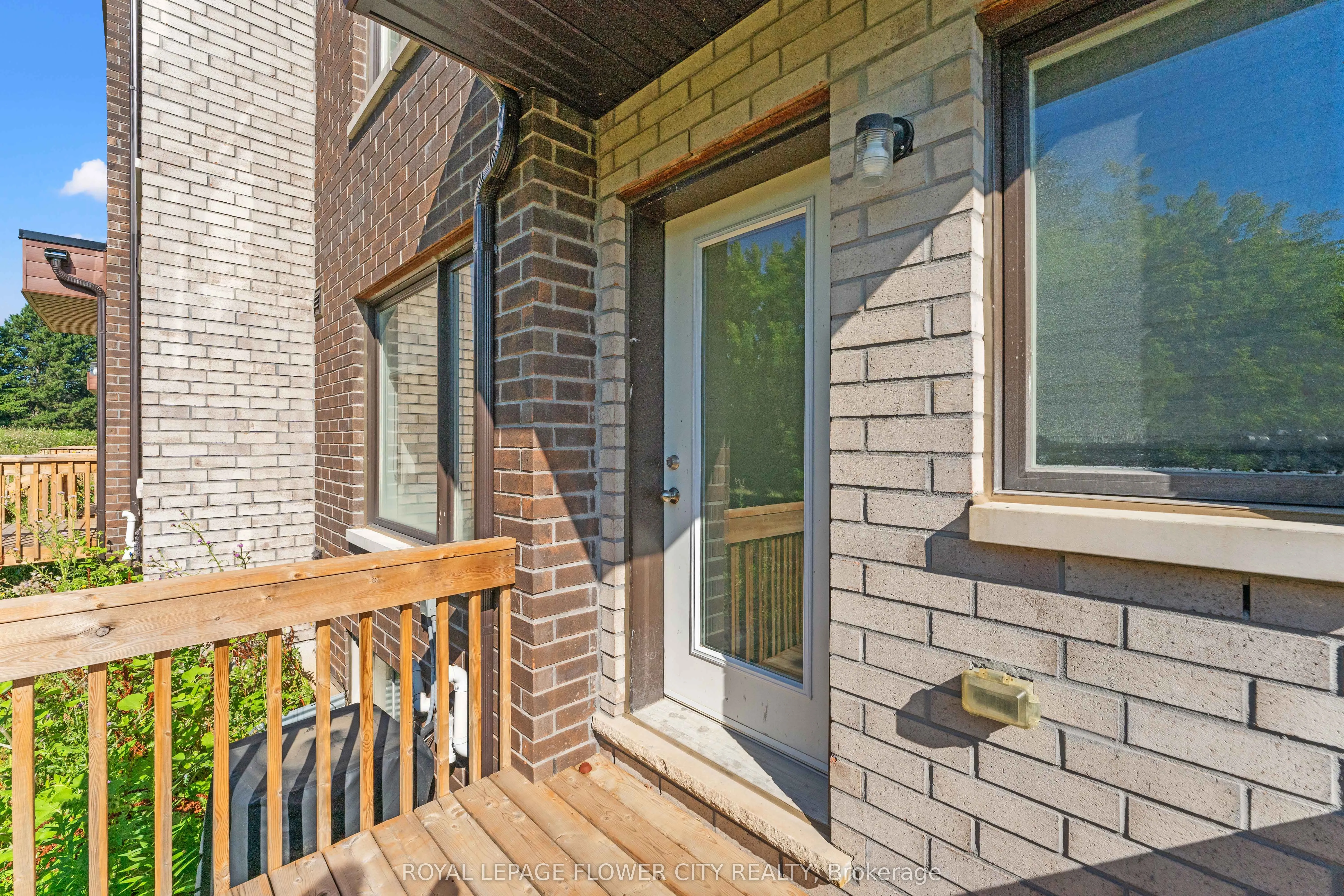 38 Queenpost Drive