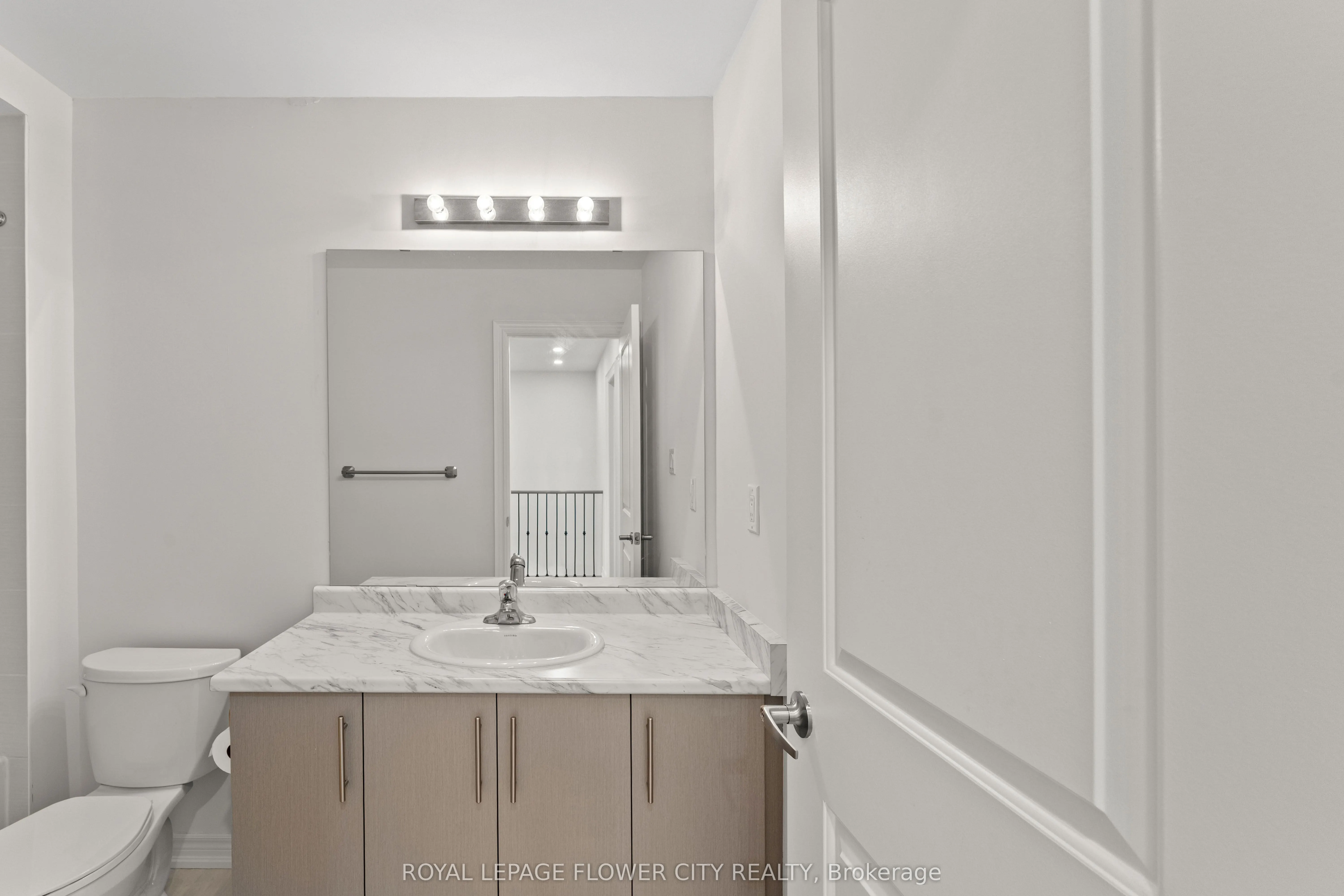 38 Queenpost Drive
