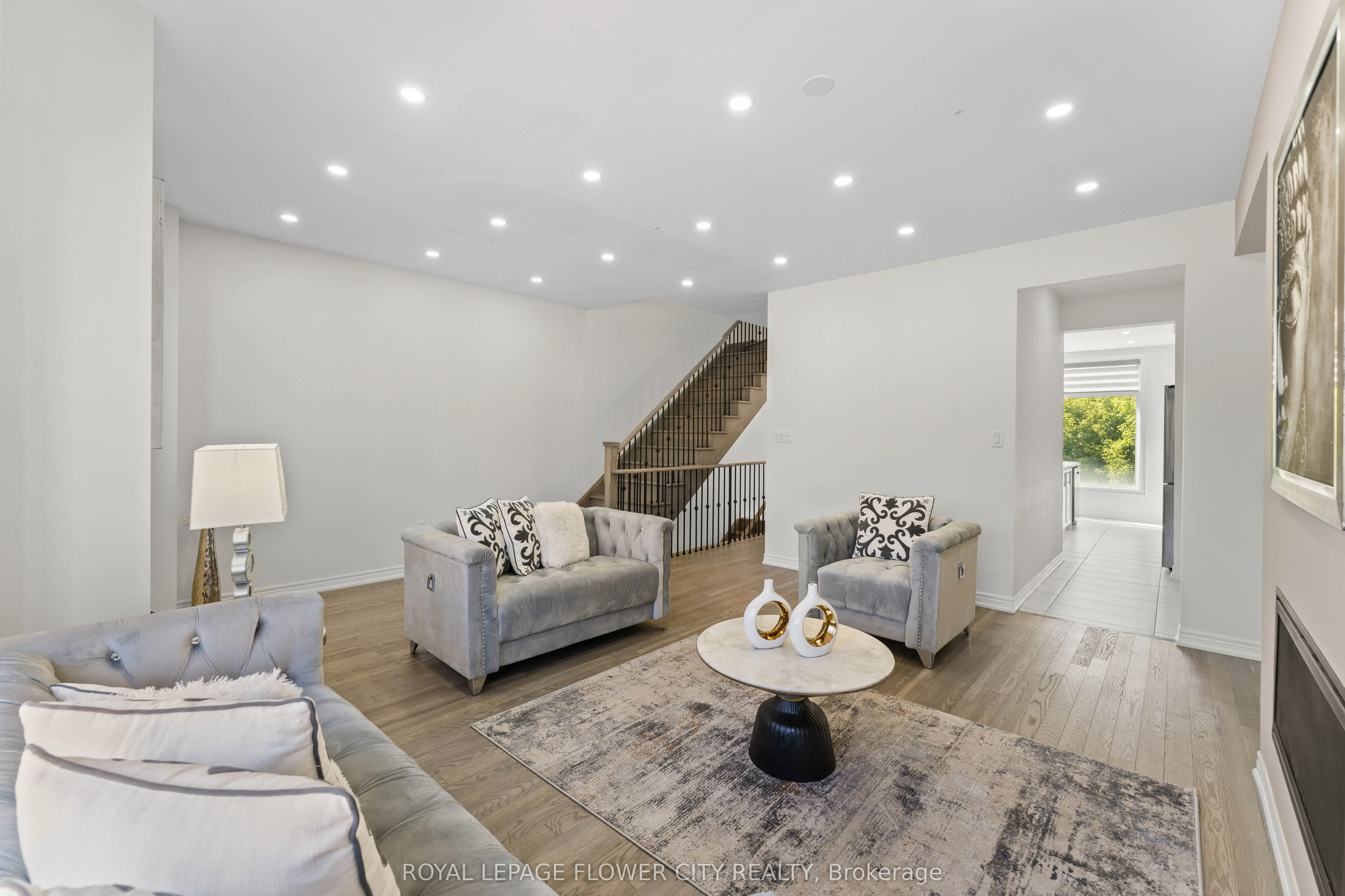 38 Queenpost Drive
