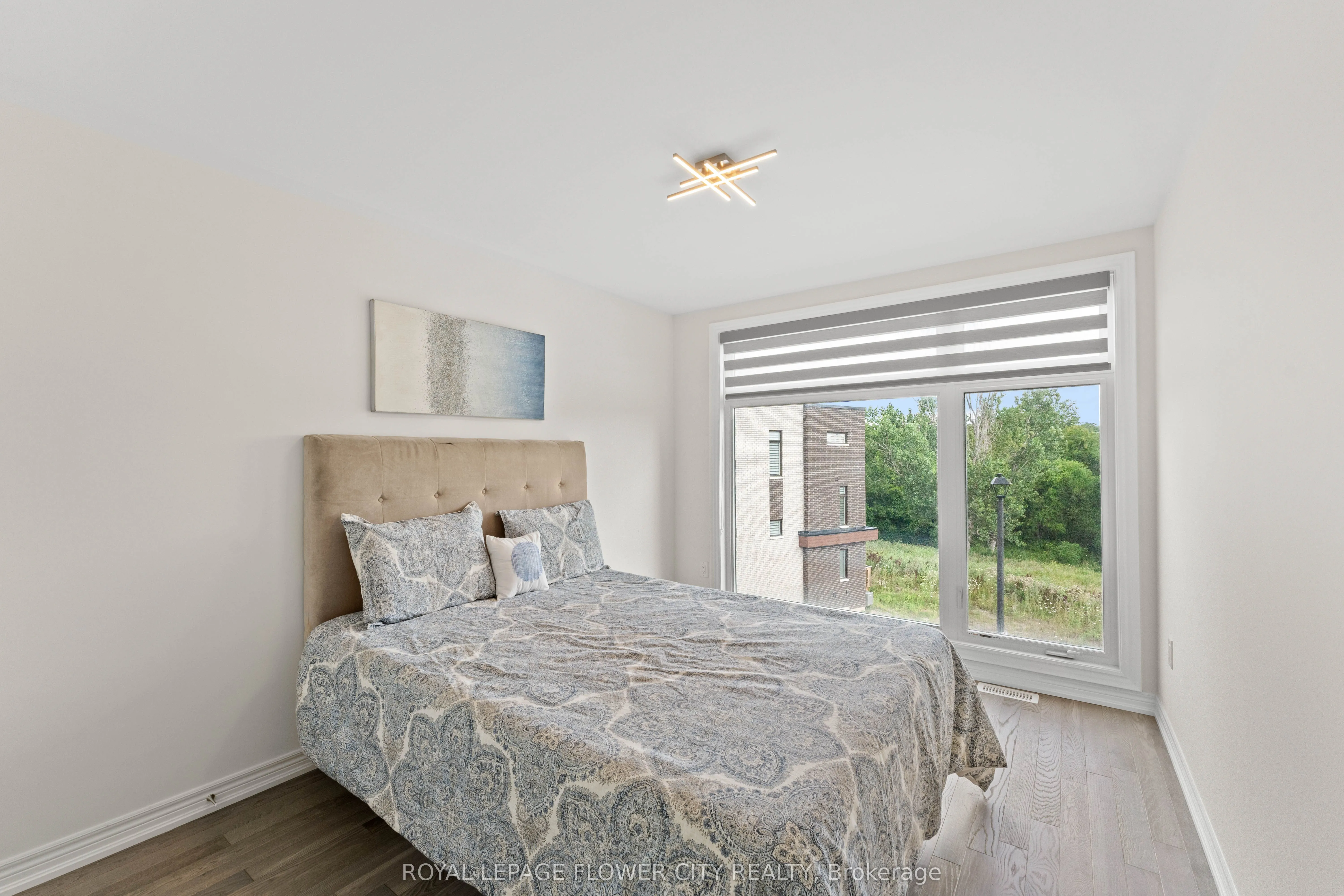 38 Queenpost Drive